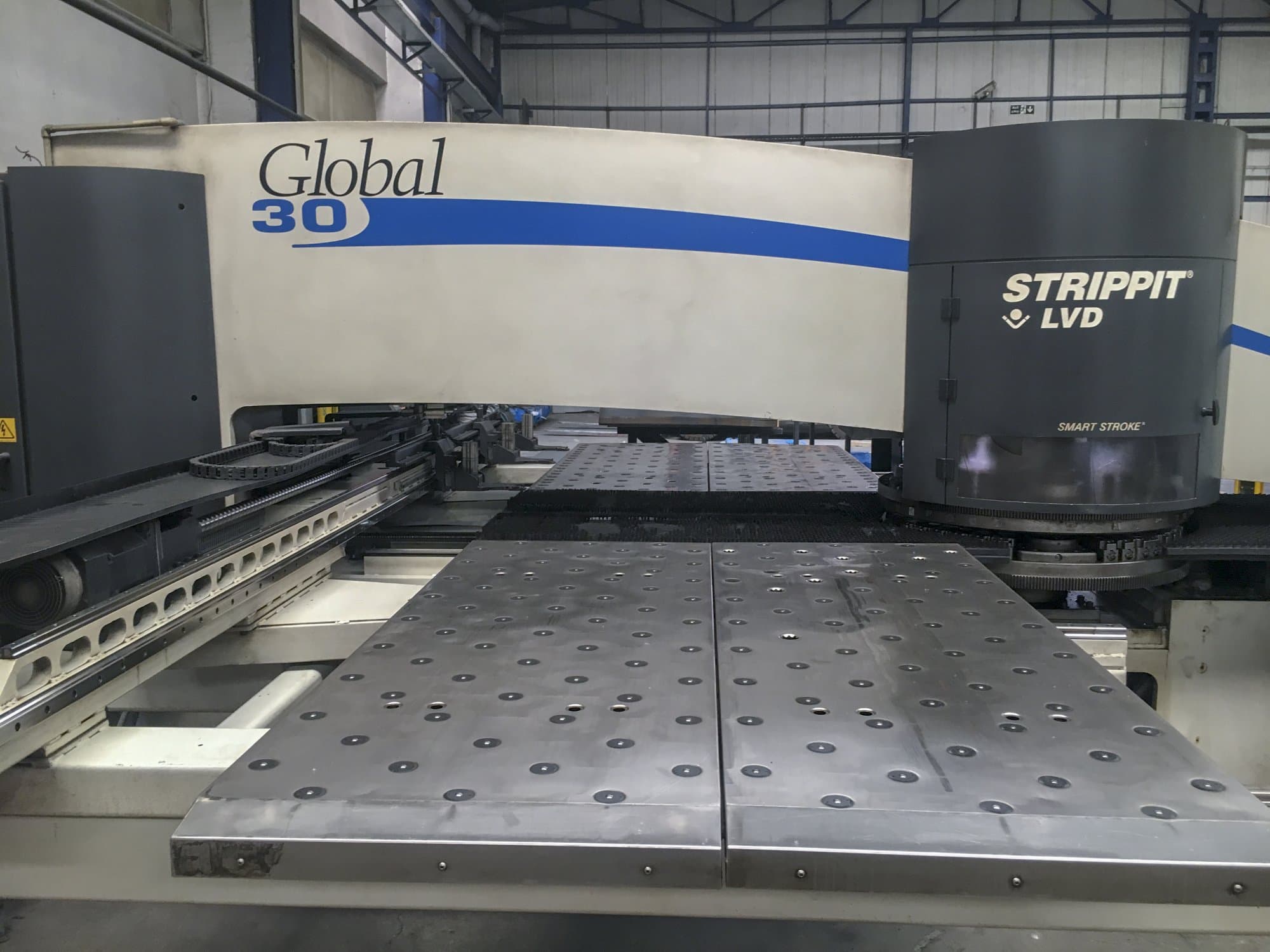 LVD-maskinen framifrånSTRIPPIT Global 30 1525