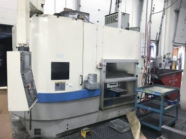 Okuma-maskinen sedd från vänsterLVT 400