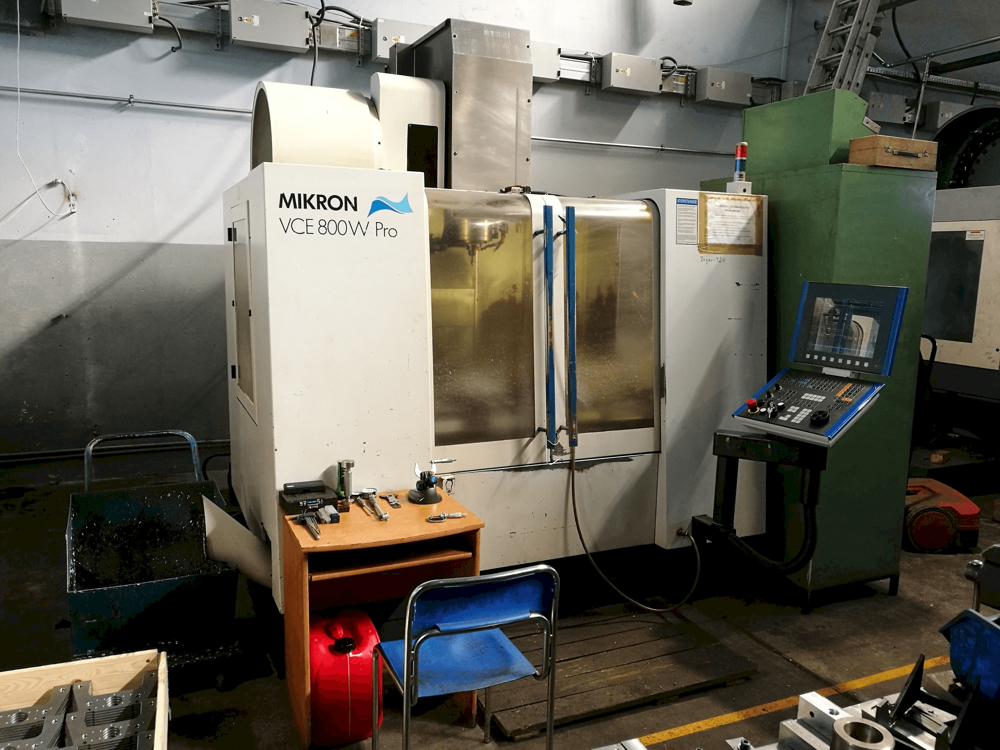 MIKRON VCE 800W Pro-maskinen framifrån