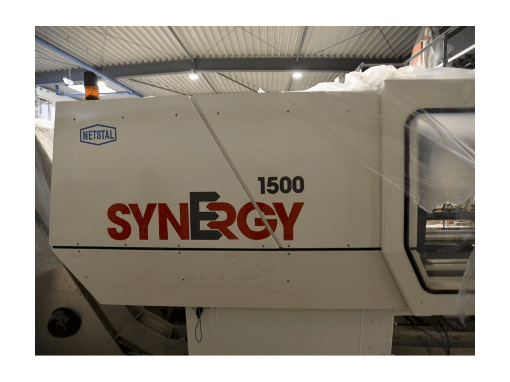 Netstal SynErgy 1500-460-maskinen framifrån