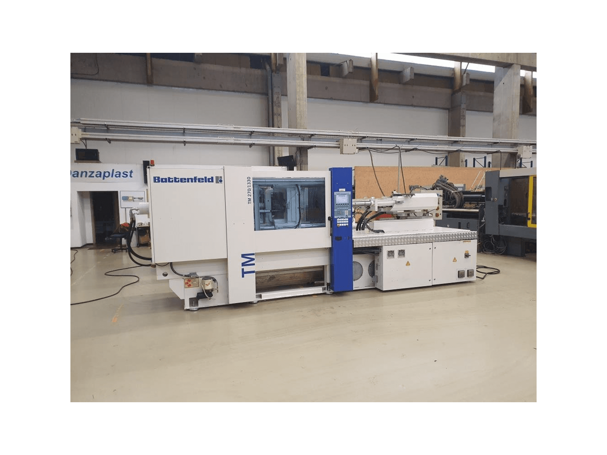 Battenfeld TM 2700 / 1330 B4-maskinen framifrån