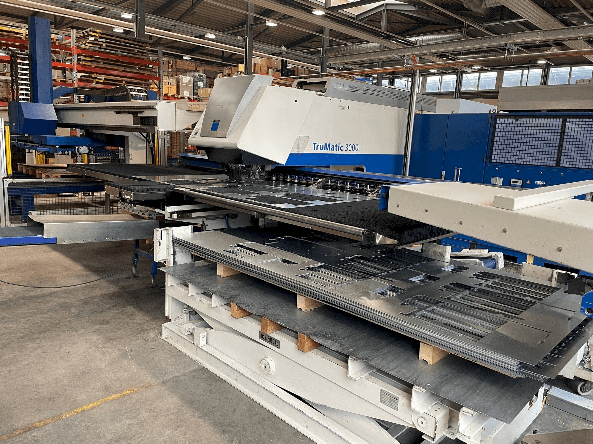 TRUMPF Trumatic 3000-maskinen framifrån