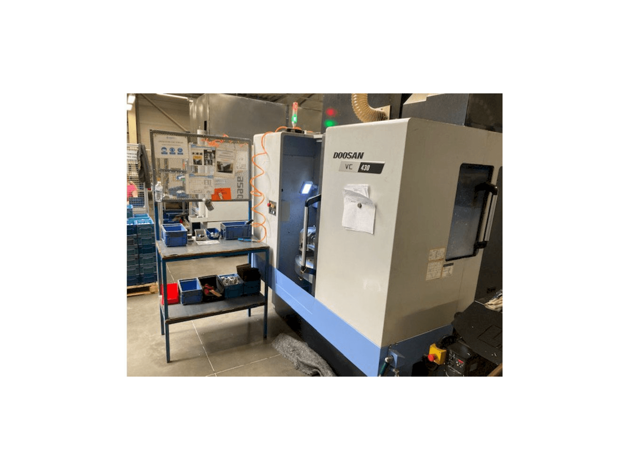 Doosan VC 430-maskinen framifrån