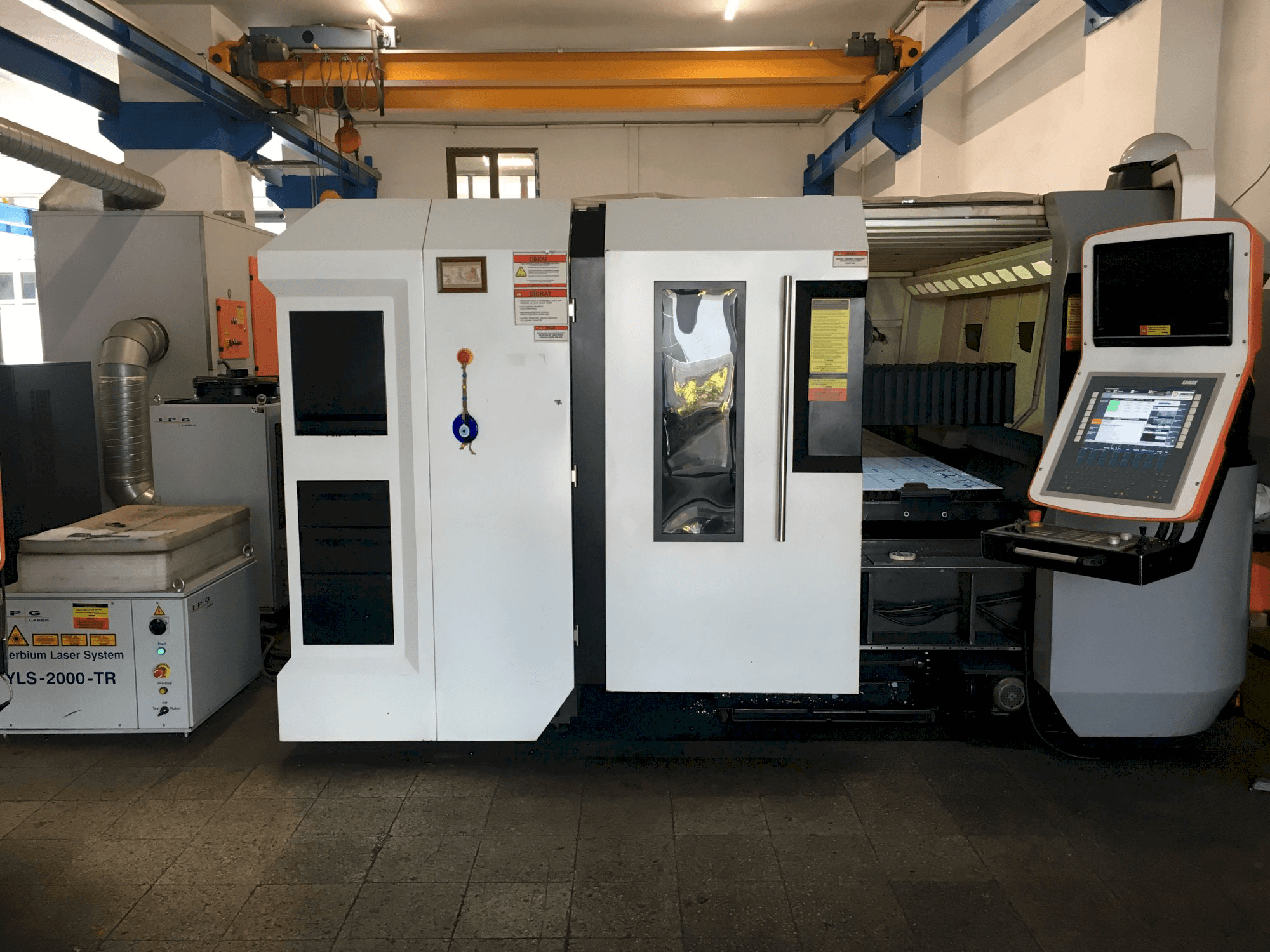 ERMAKSAN-maskinen framifrånFIBERMAK Momentum Gen-3