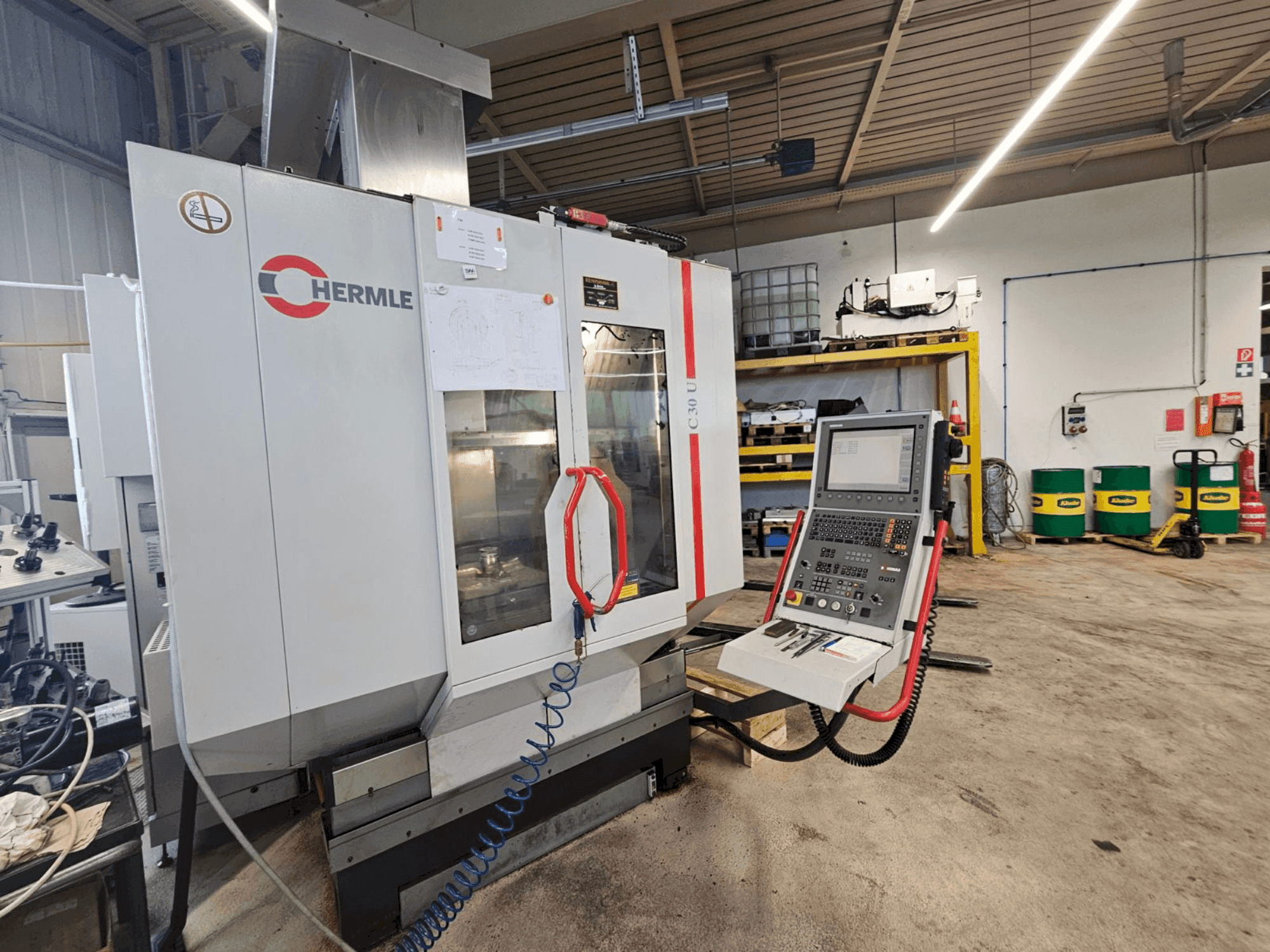 HERMLE C 30 U-maskinen framifrån