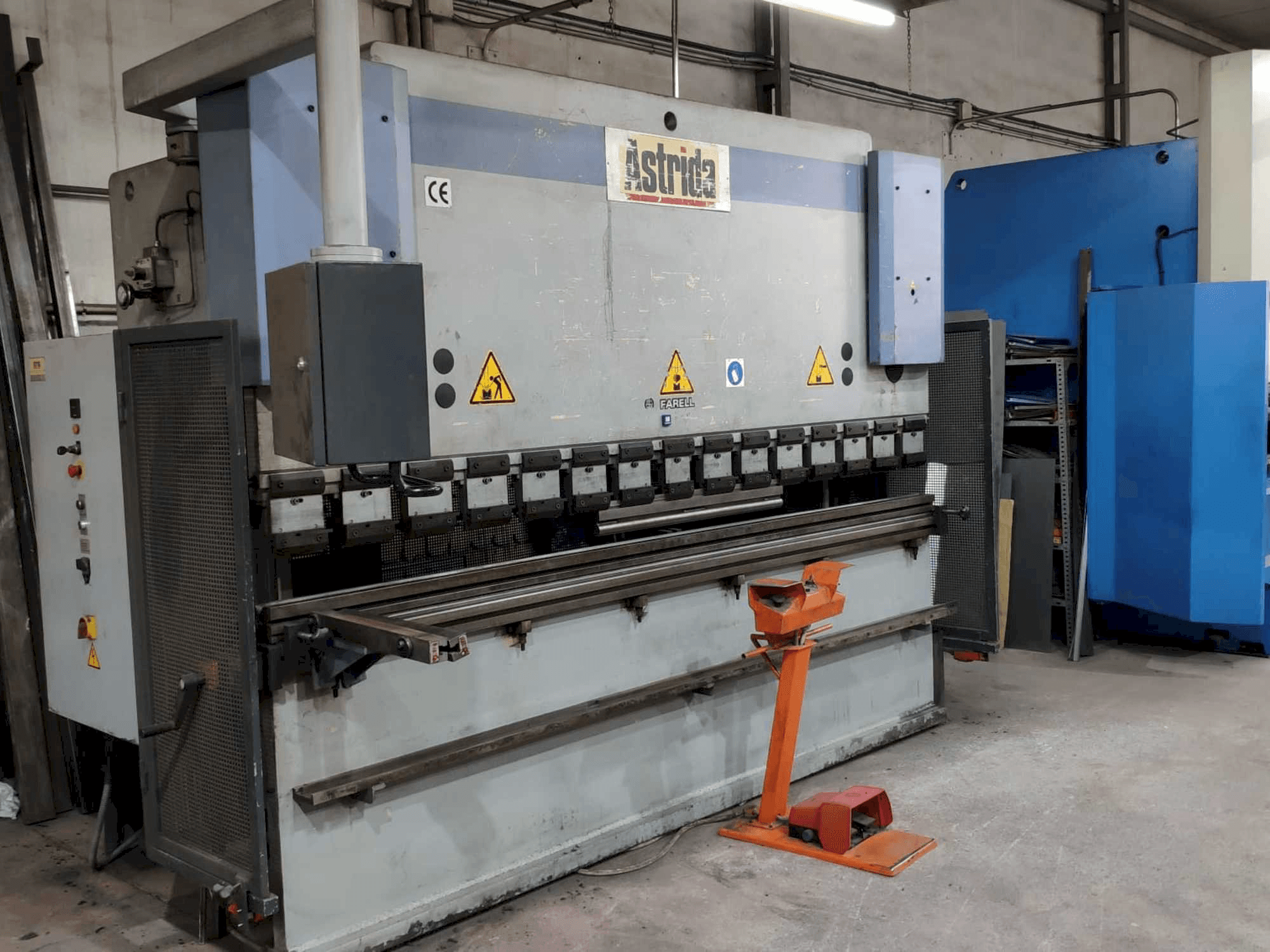 Astrida APH 3106-120-maskinen framifrån