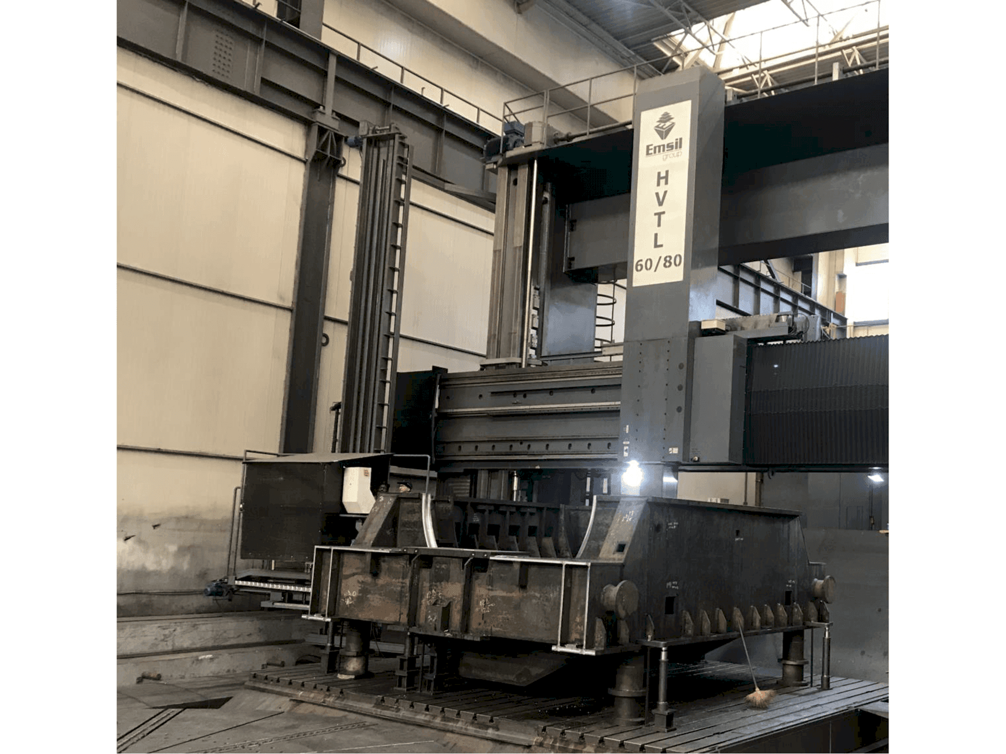 Emsil HVTL 60/80-maskinen framifrån