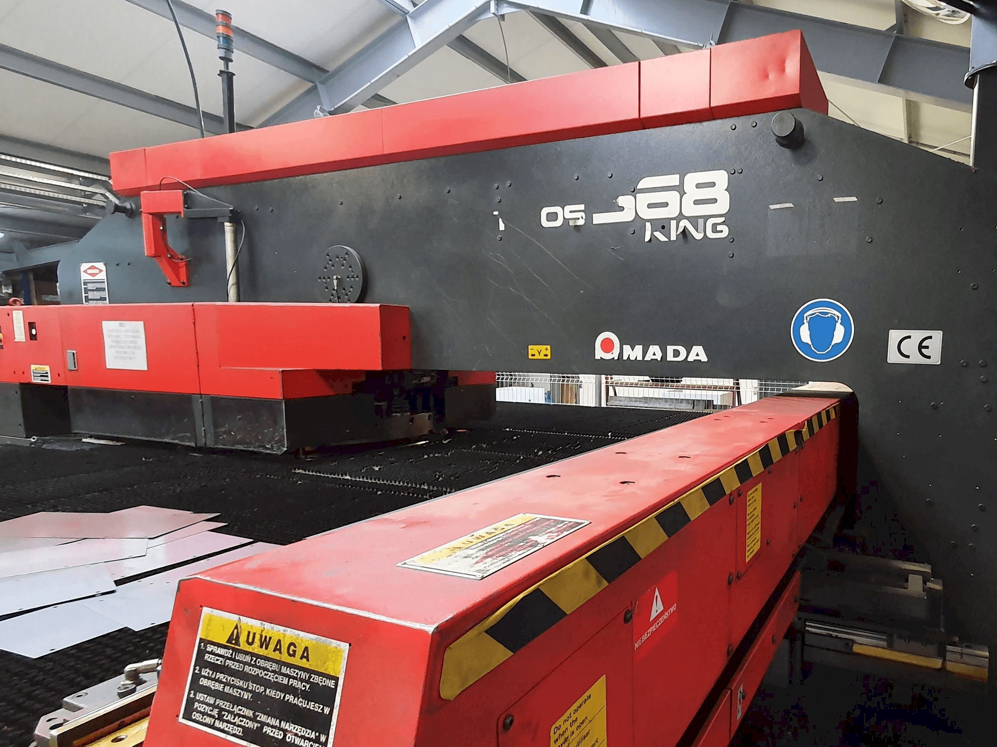 AMADA VIPROS 368 KING-maskinen framifrån