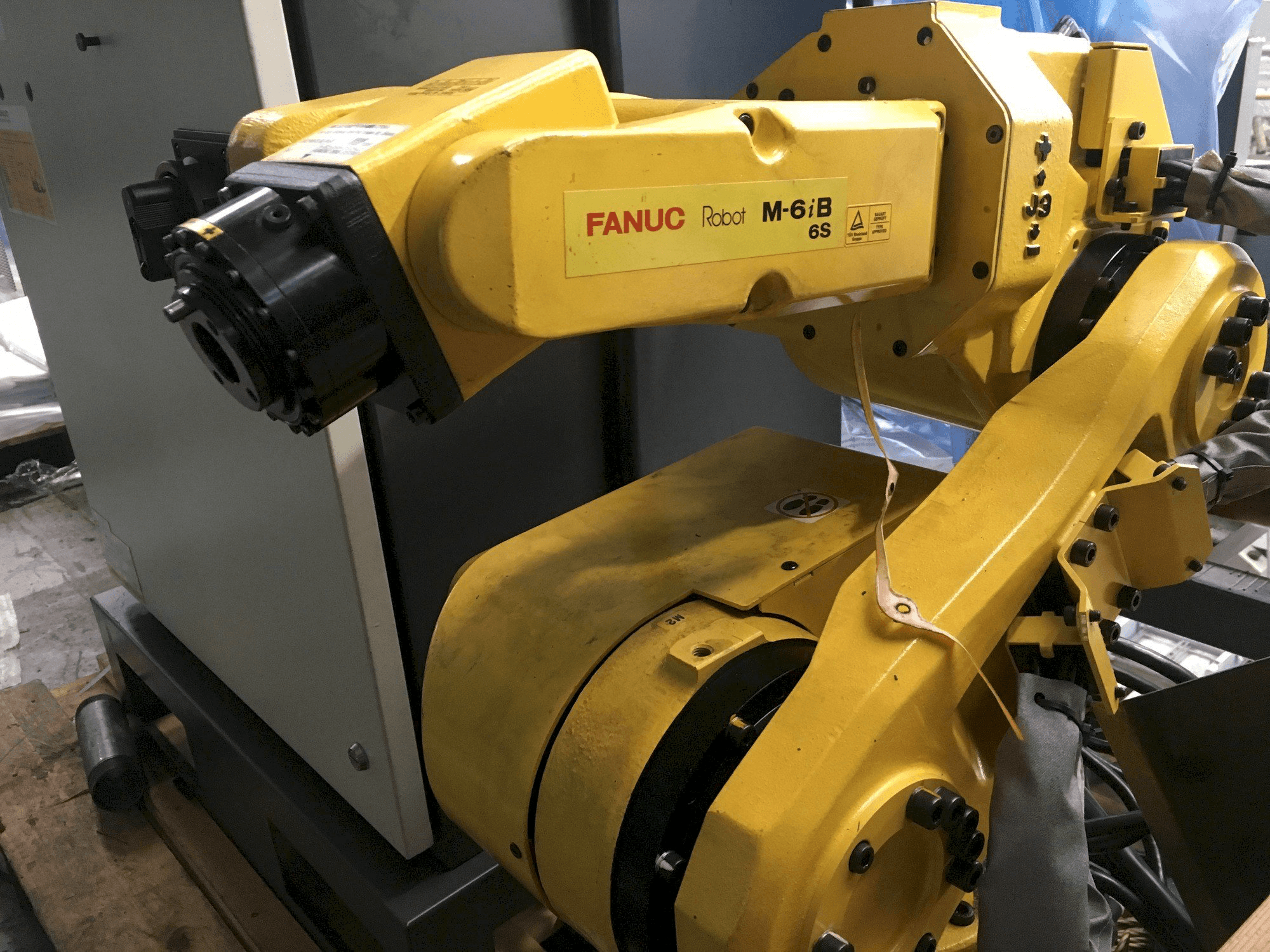 FANUC M-6iB 6S-maskinen framifrån