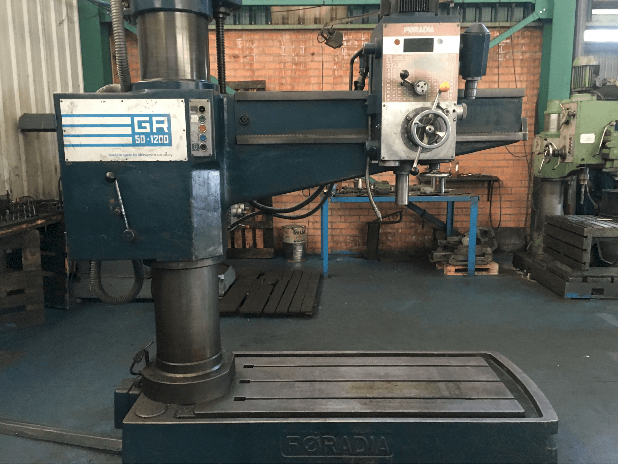 FORADIA-maskinen sedd från höger sidaGR 50/1200