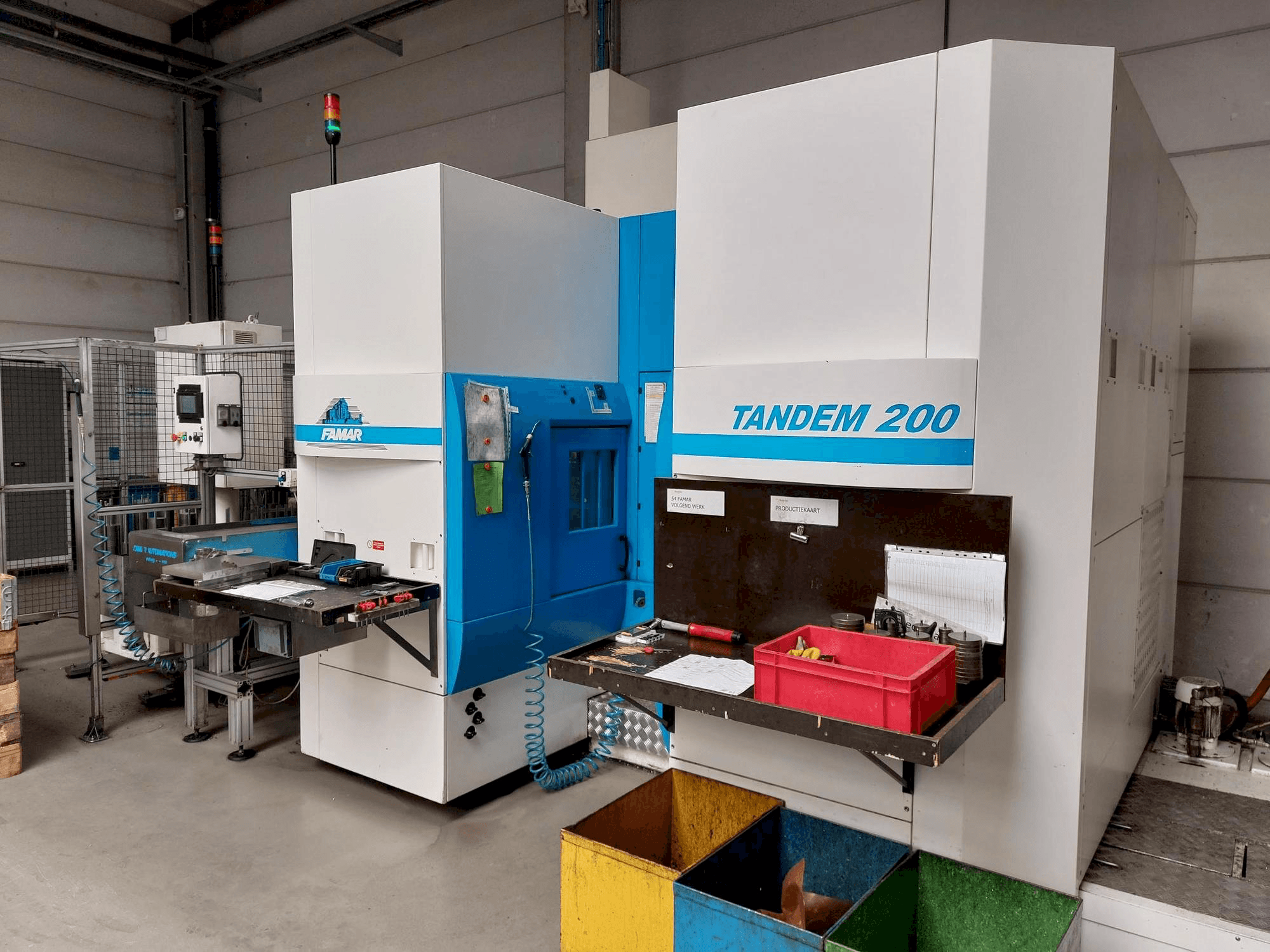 Famar Tandem 200-maskinen framifrån