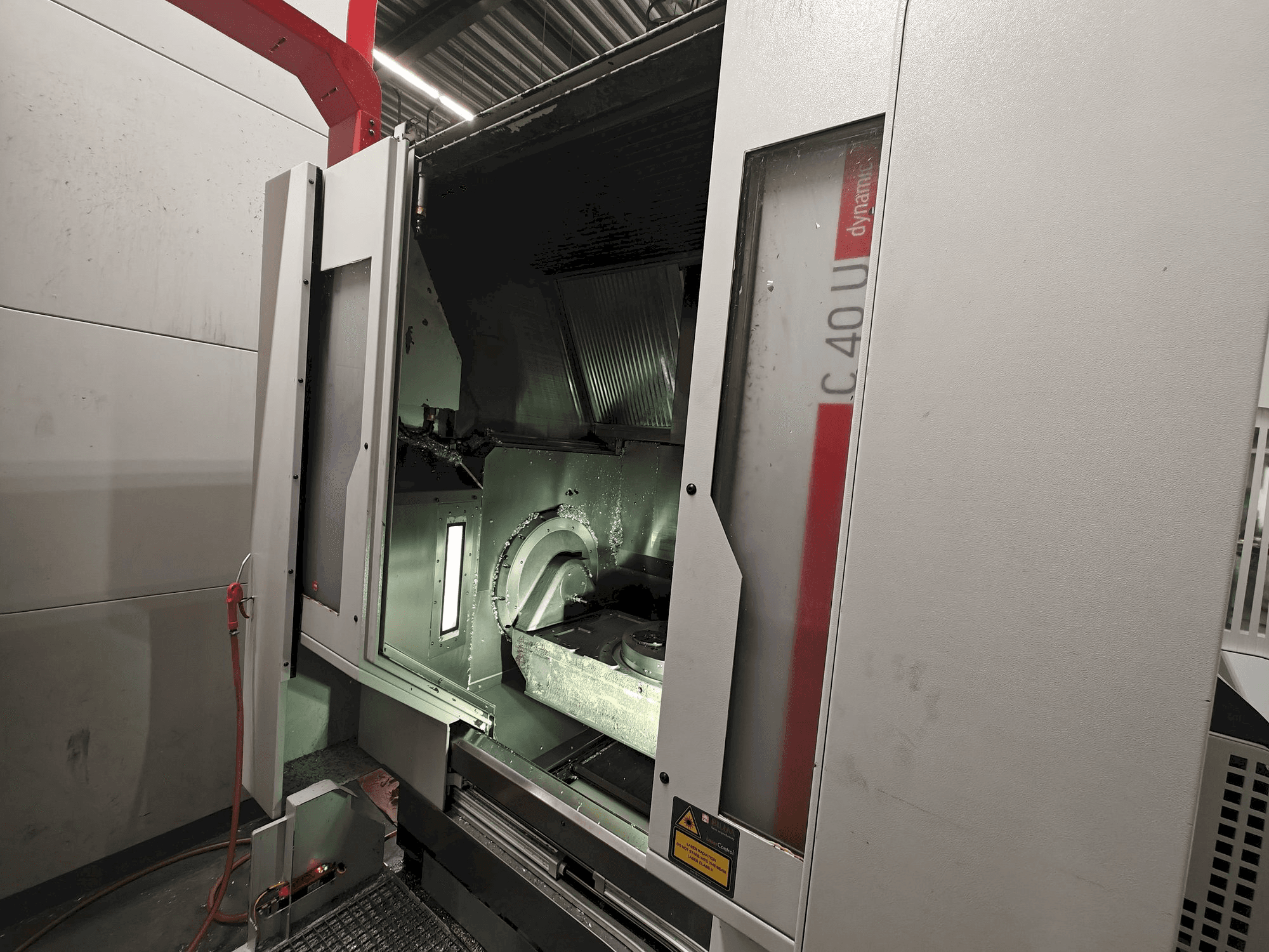 HERMLE C 40 U-maskinen framifrån