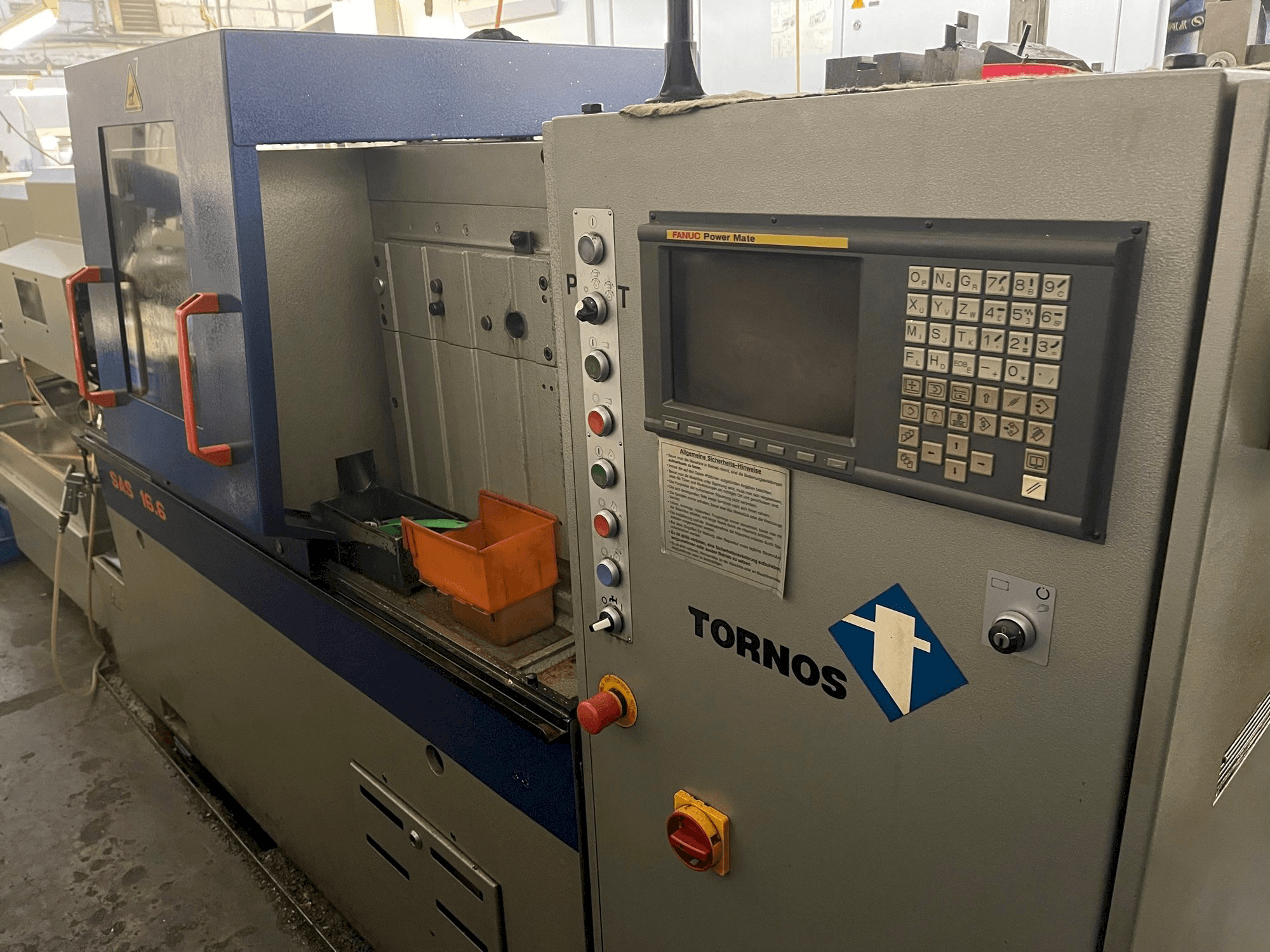 TORNOS SAS 16.6-maskinen framifrån