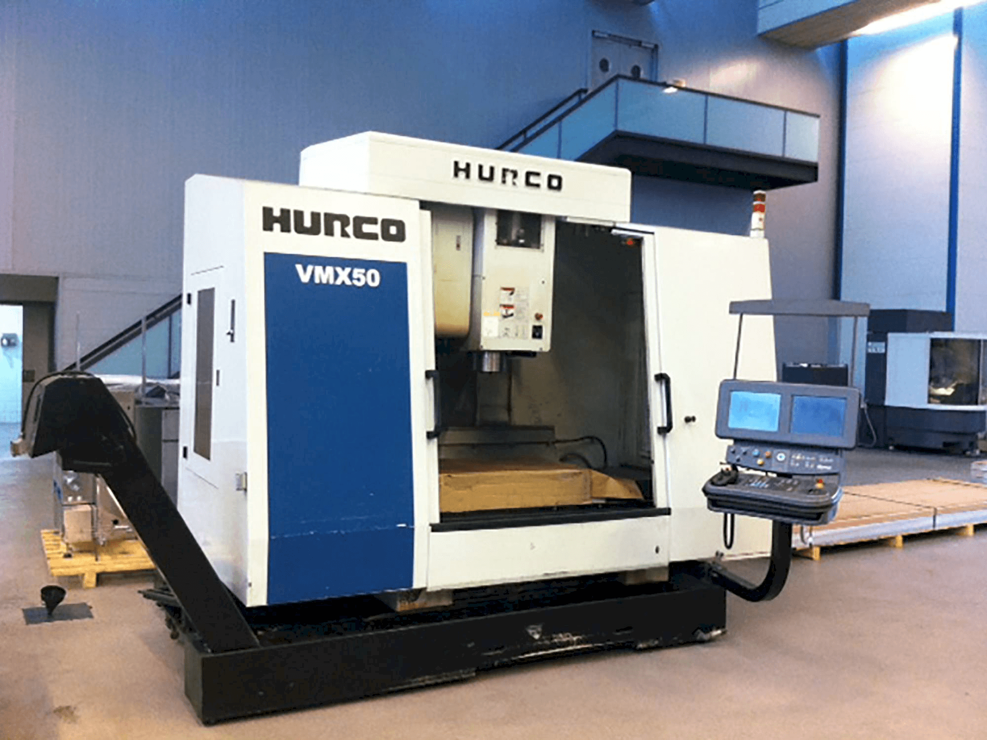 Hurco VMX 50/40T-maskinen framifrån