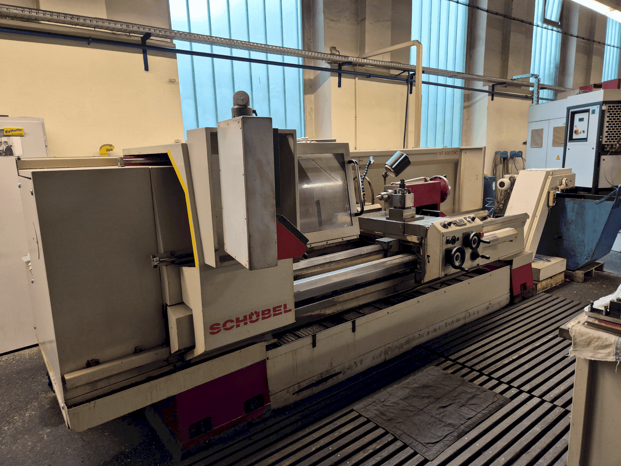 SCHÜBEL MT 630 CNC-maskinen framifrån