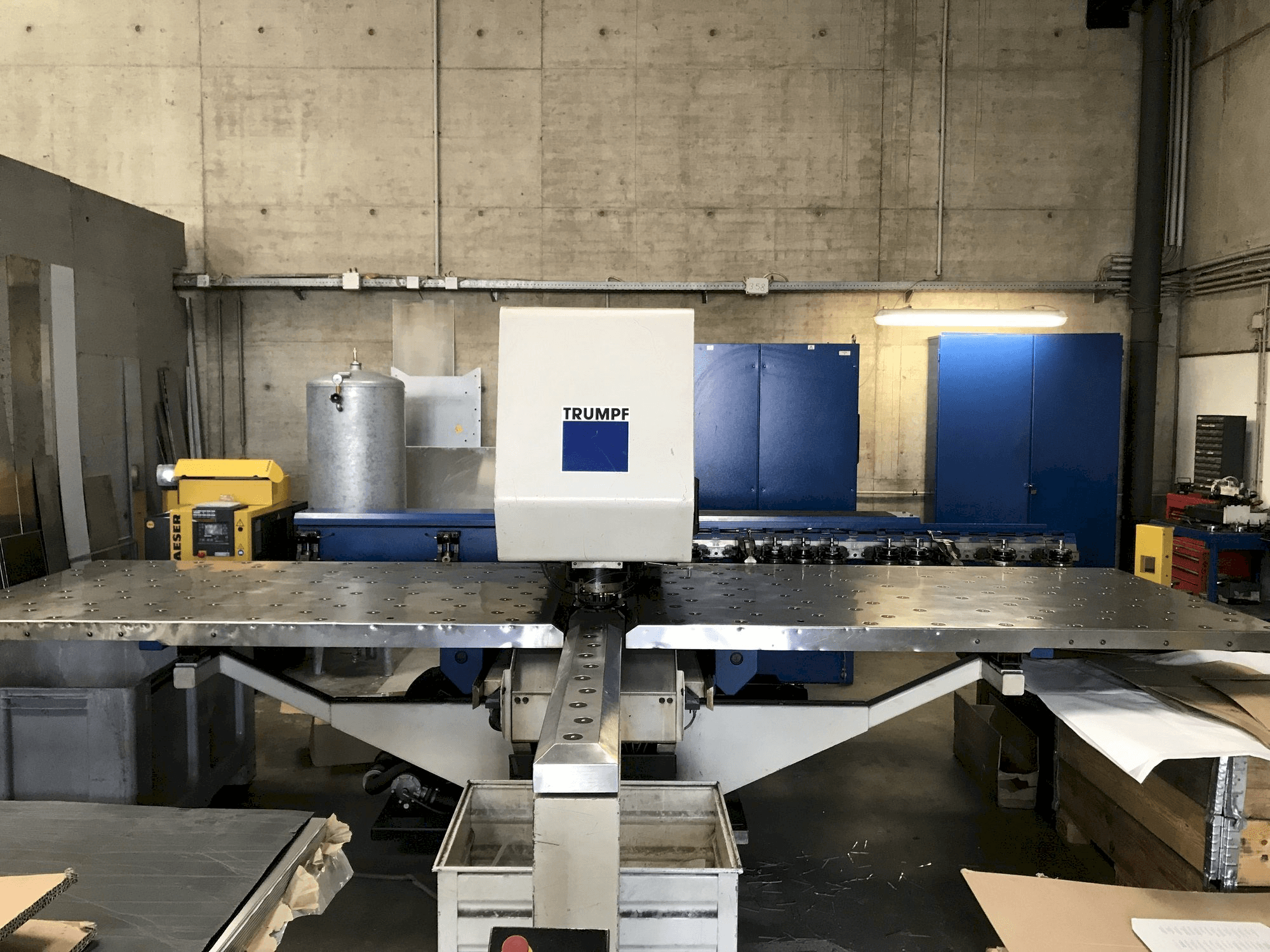 Trumpf Trumatic 200R-maskinen framifrån