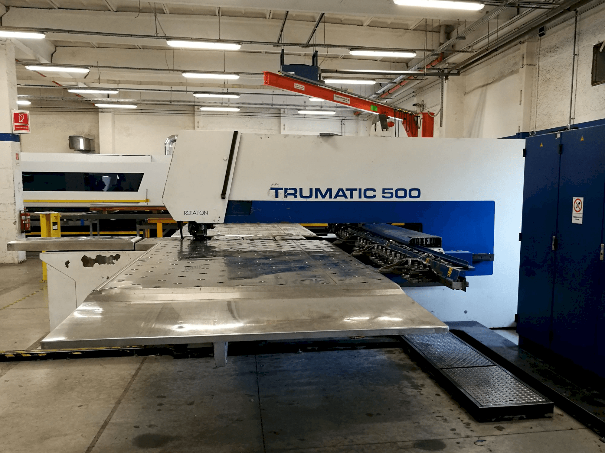 Trumpf-maskinen sedd från vänster sidaTrumatic 500 R
