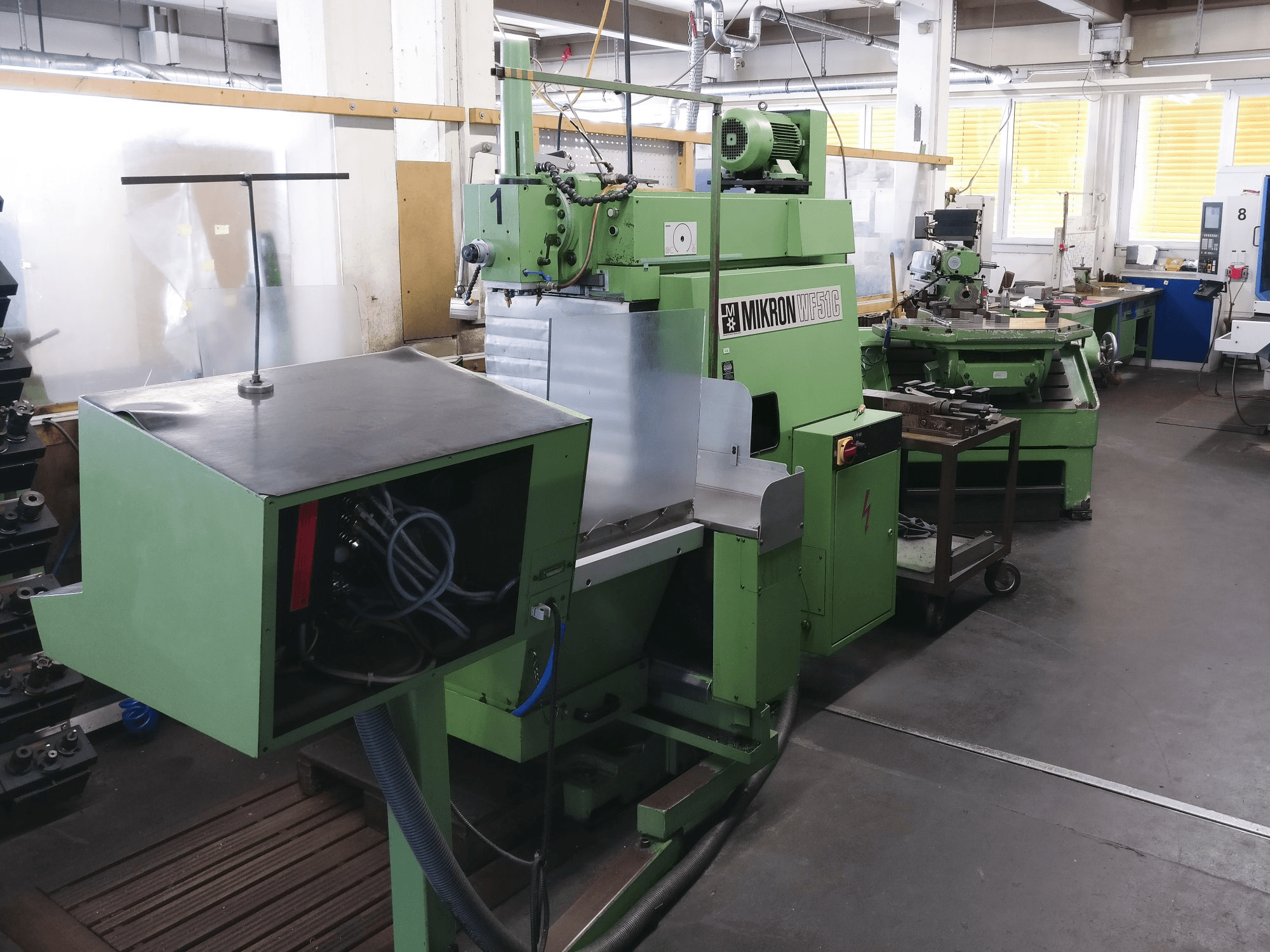 1 Mikron-maskinen sedd från vänsterWF 51C/150