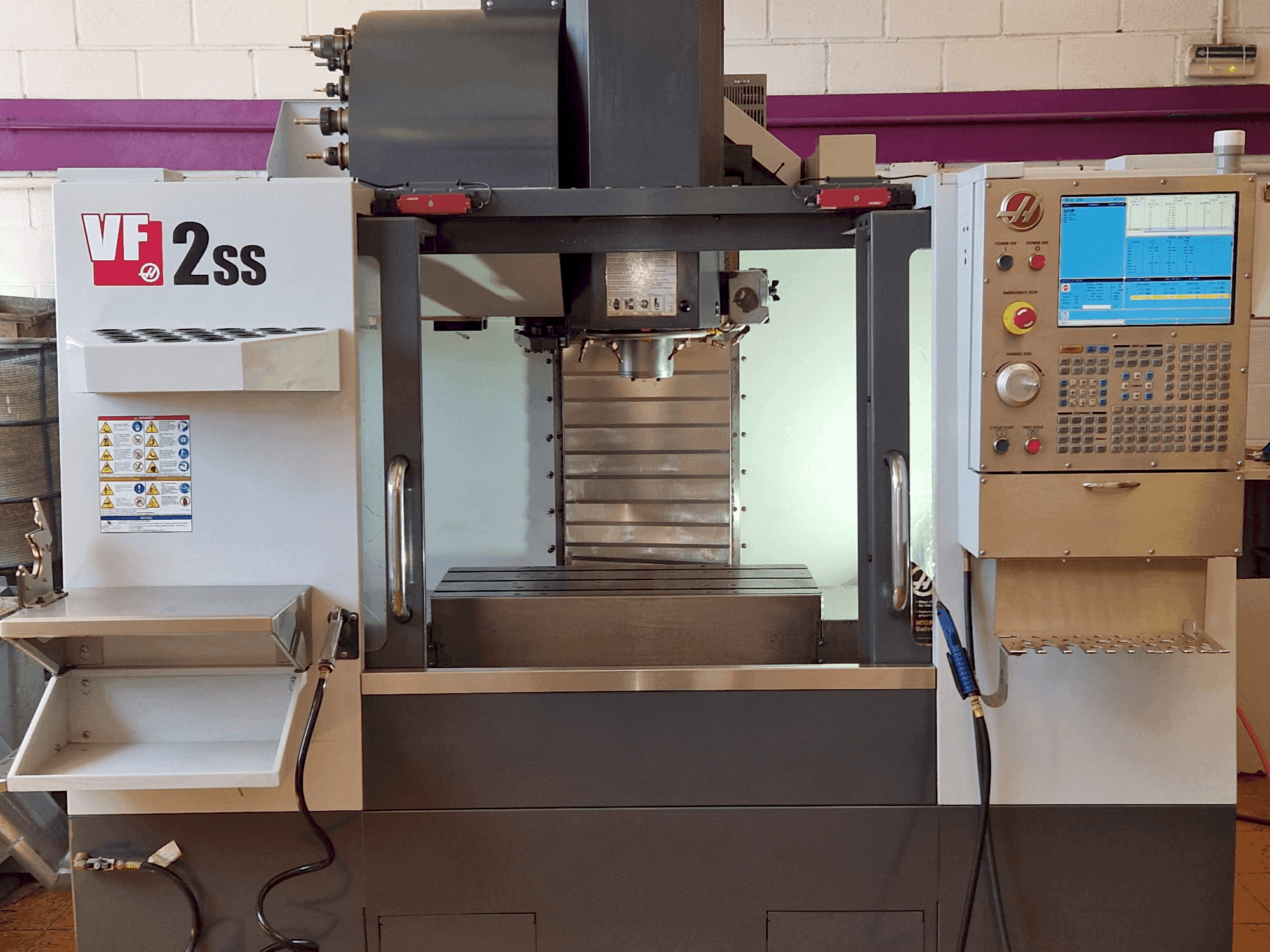 HAAS VF-2SS-maskinen framifrån