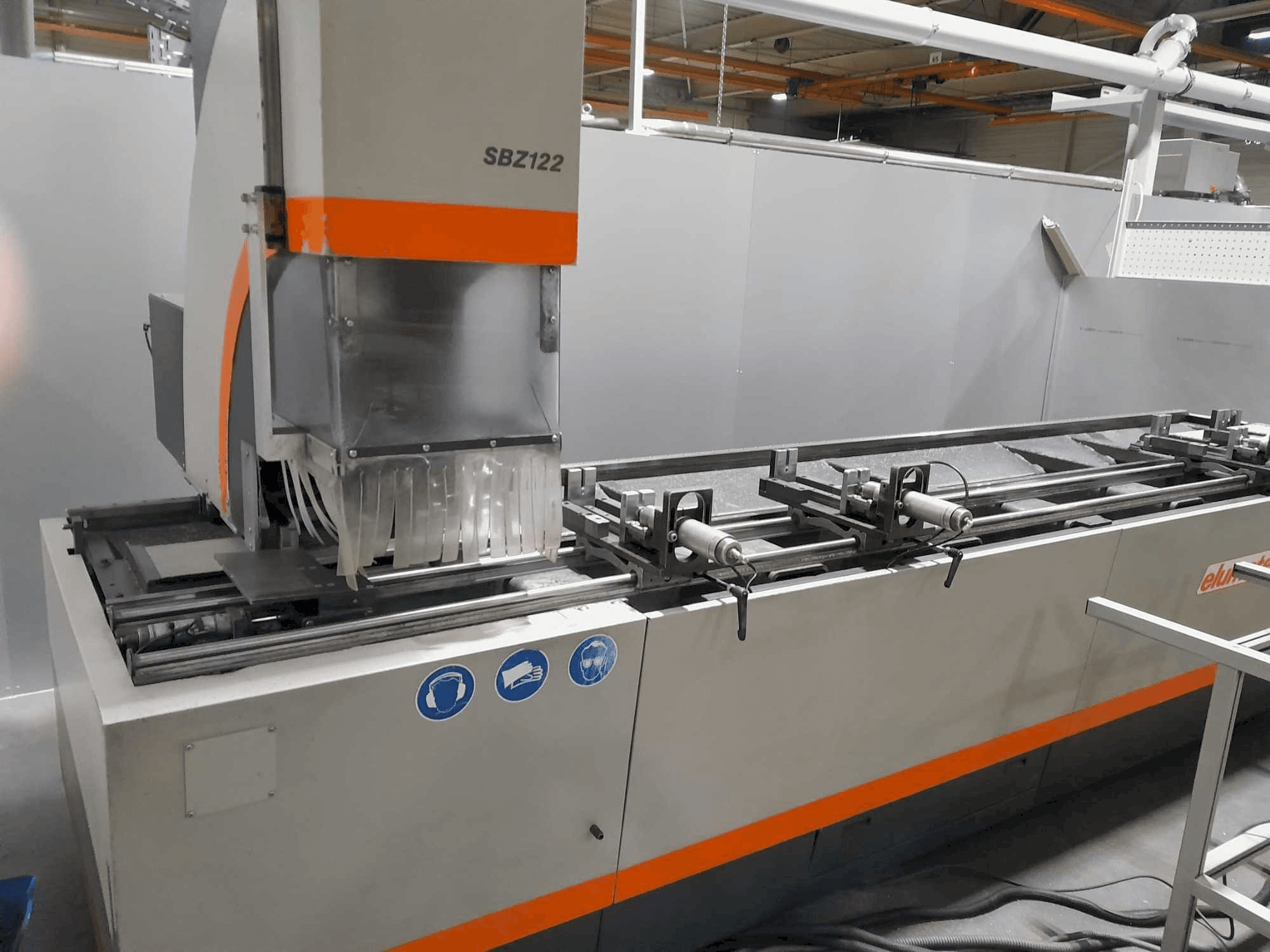 Elumatec SBZ 122-maskinen framifrån