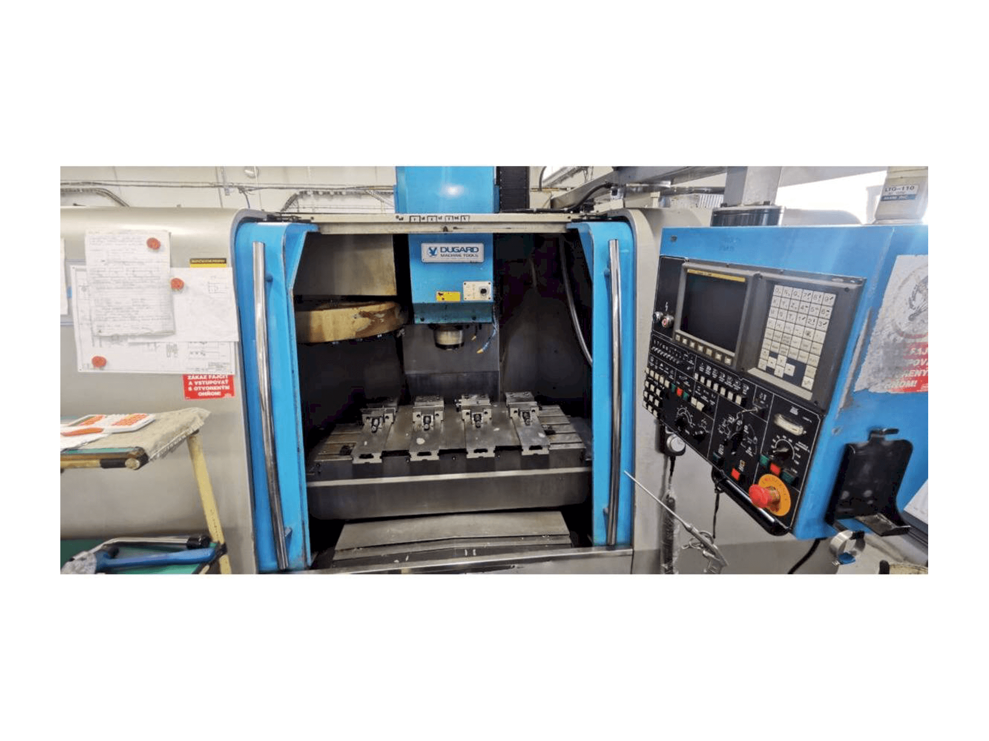 Dugard EAGLE 1000 VMC-L-maskinen framifrån