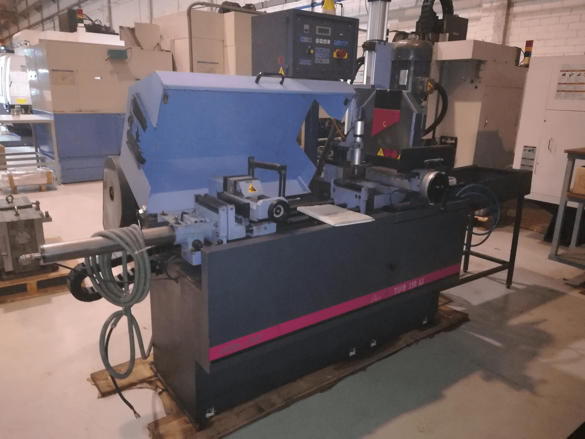 MEP TIGER 350 AX-maskinen framifrån