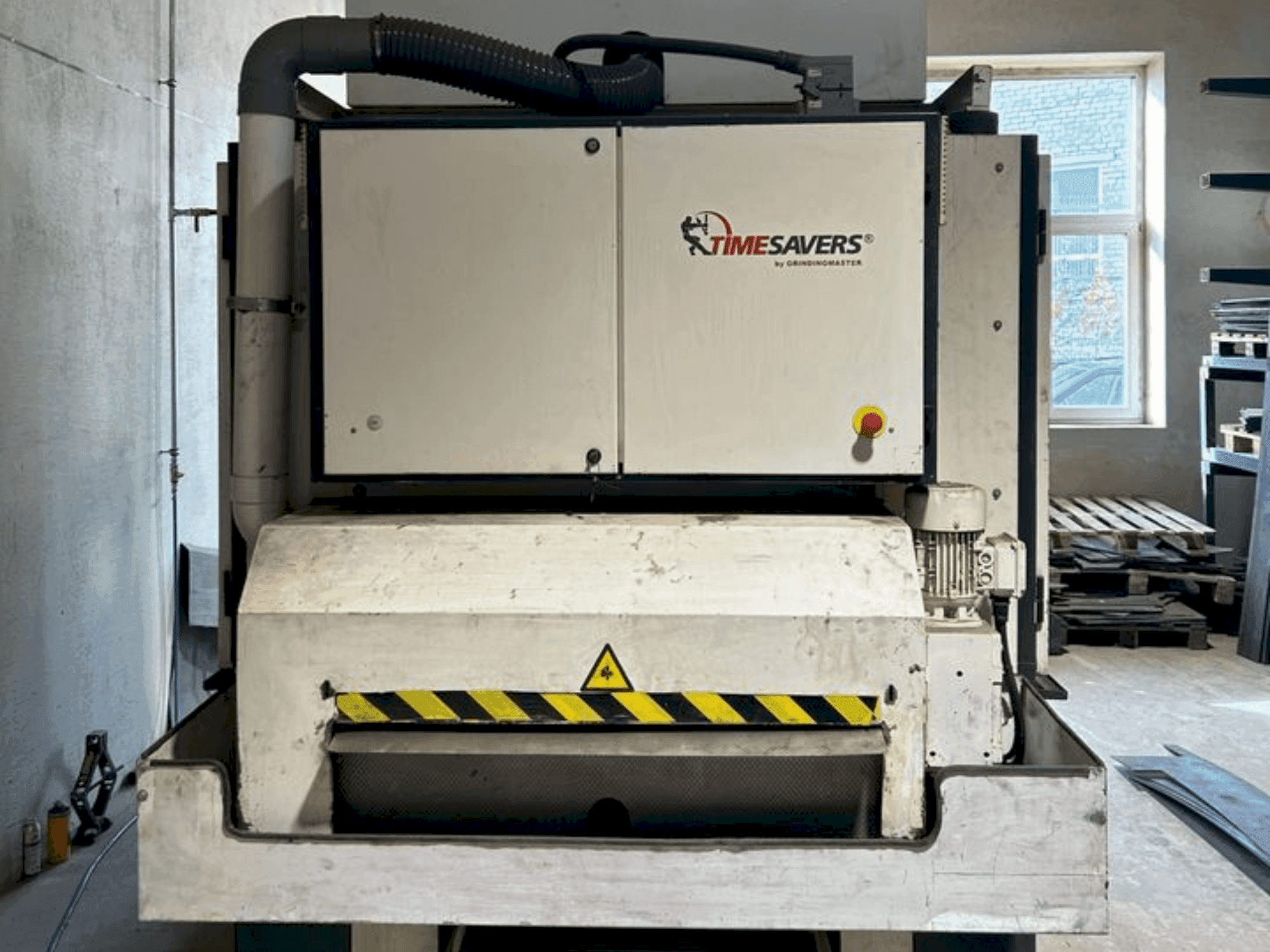 TIMESAVERS 41serie 900 WRD N-maskinen framifrån