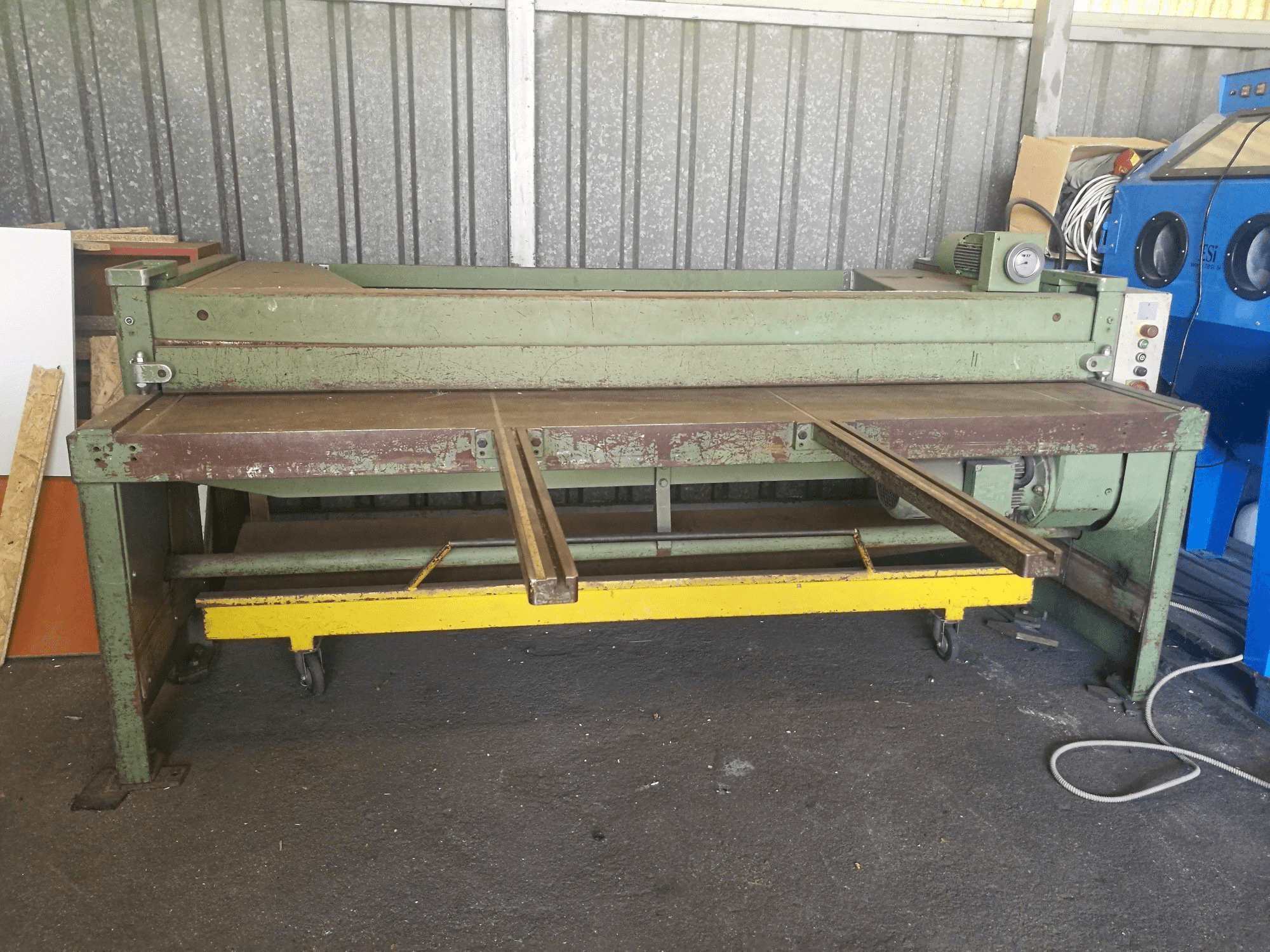 Schechtl SMT 250-MA-maskinen framifrån
