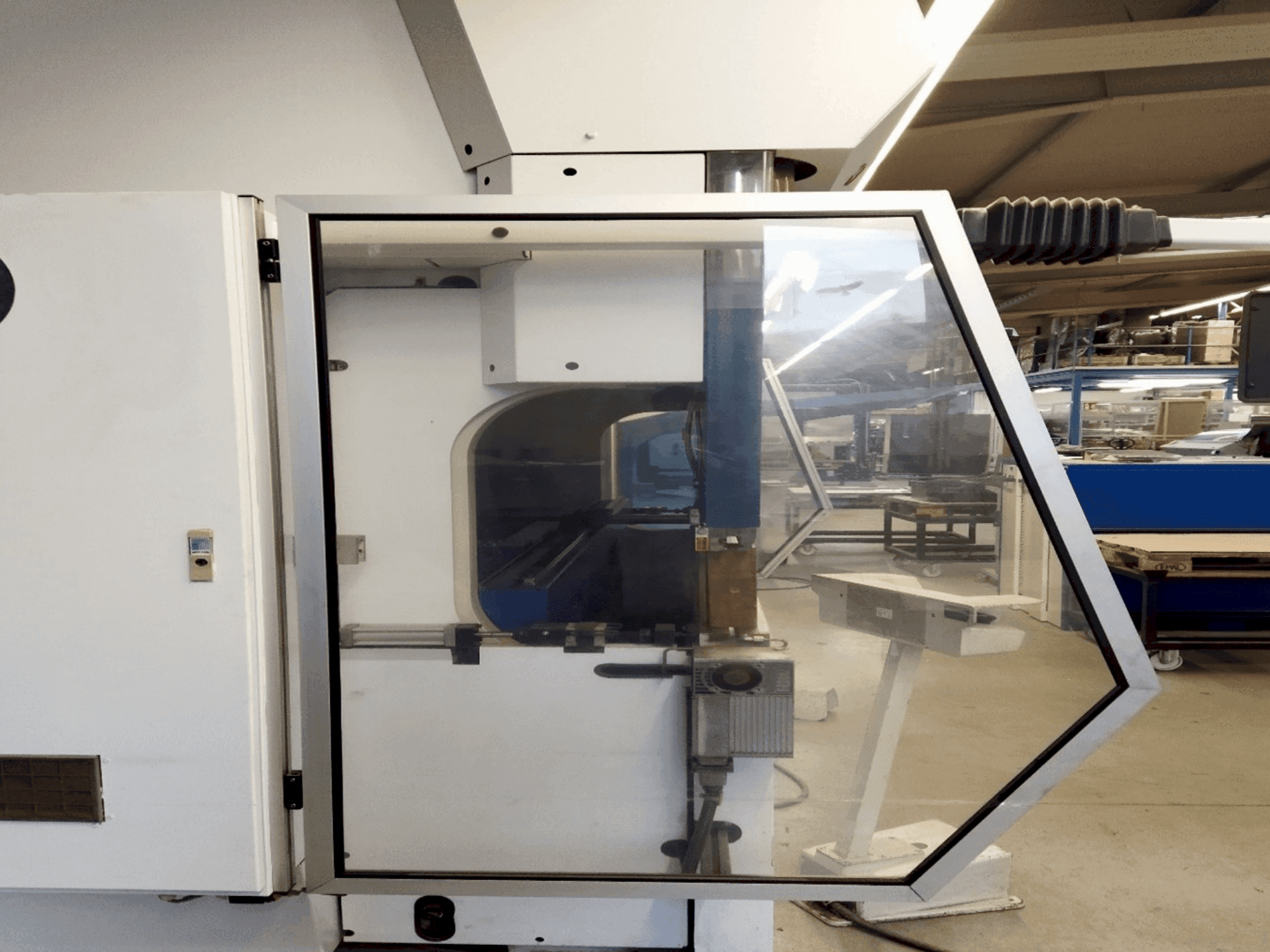 TRUMPF TrumaBend V130-maskinen framifrån
