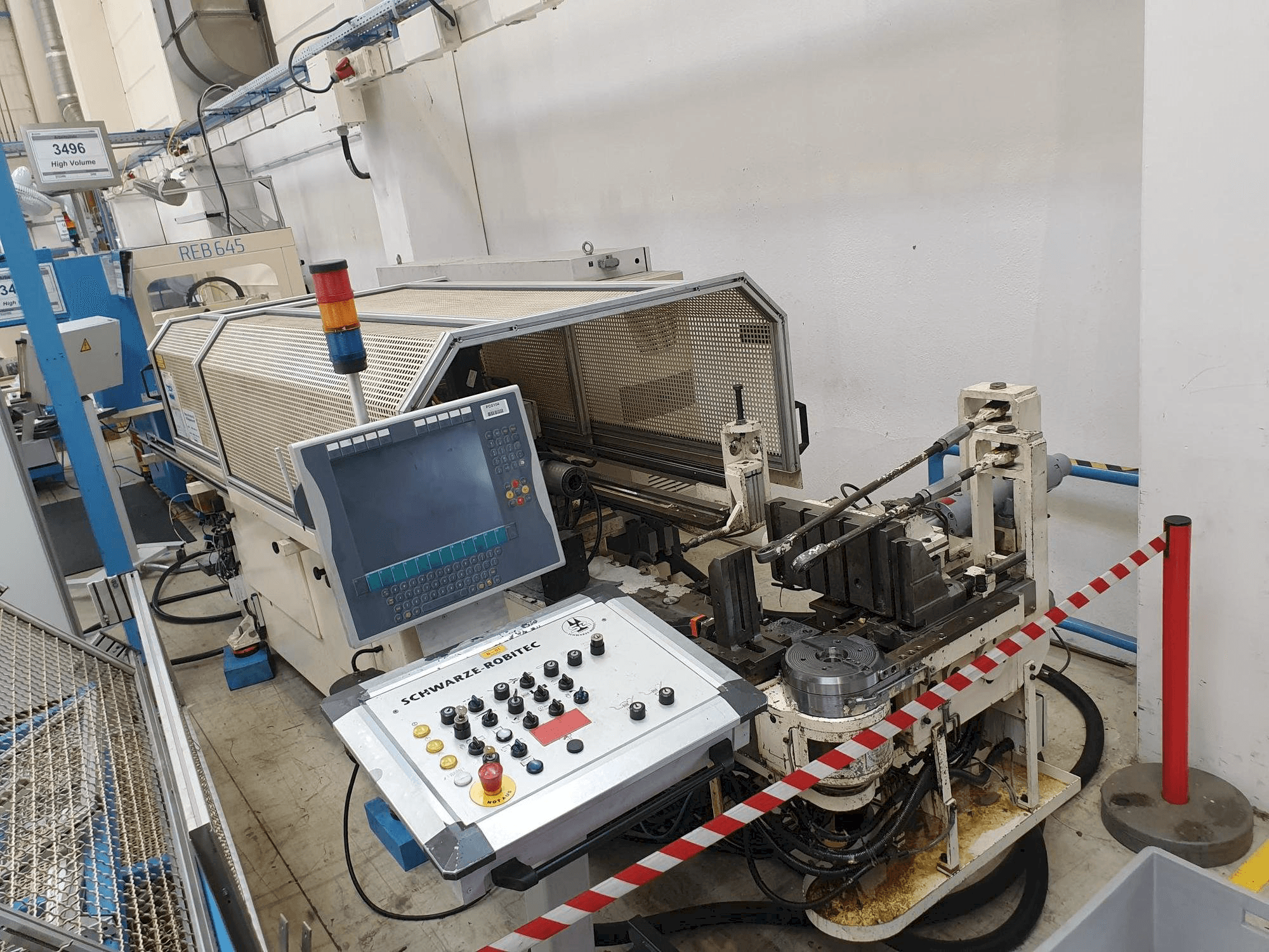 SCHWARZE-ROBITEC CNC40MR-maskinen framifrån