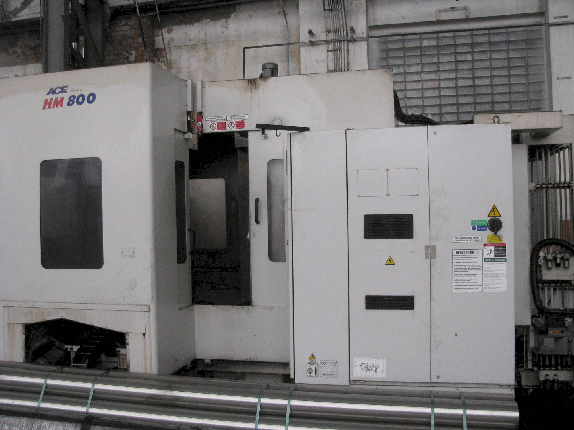 DAEWOO ACE-HM 800-maskinen framifrån