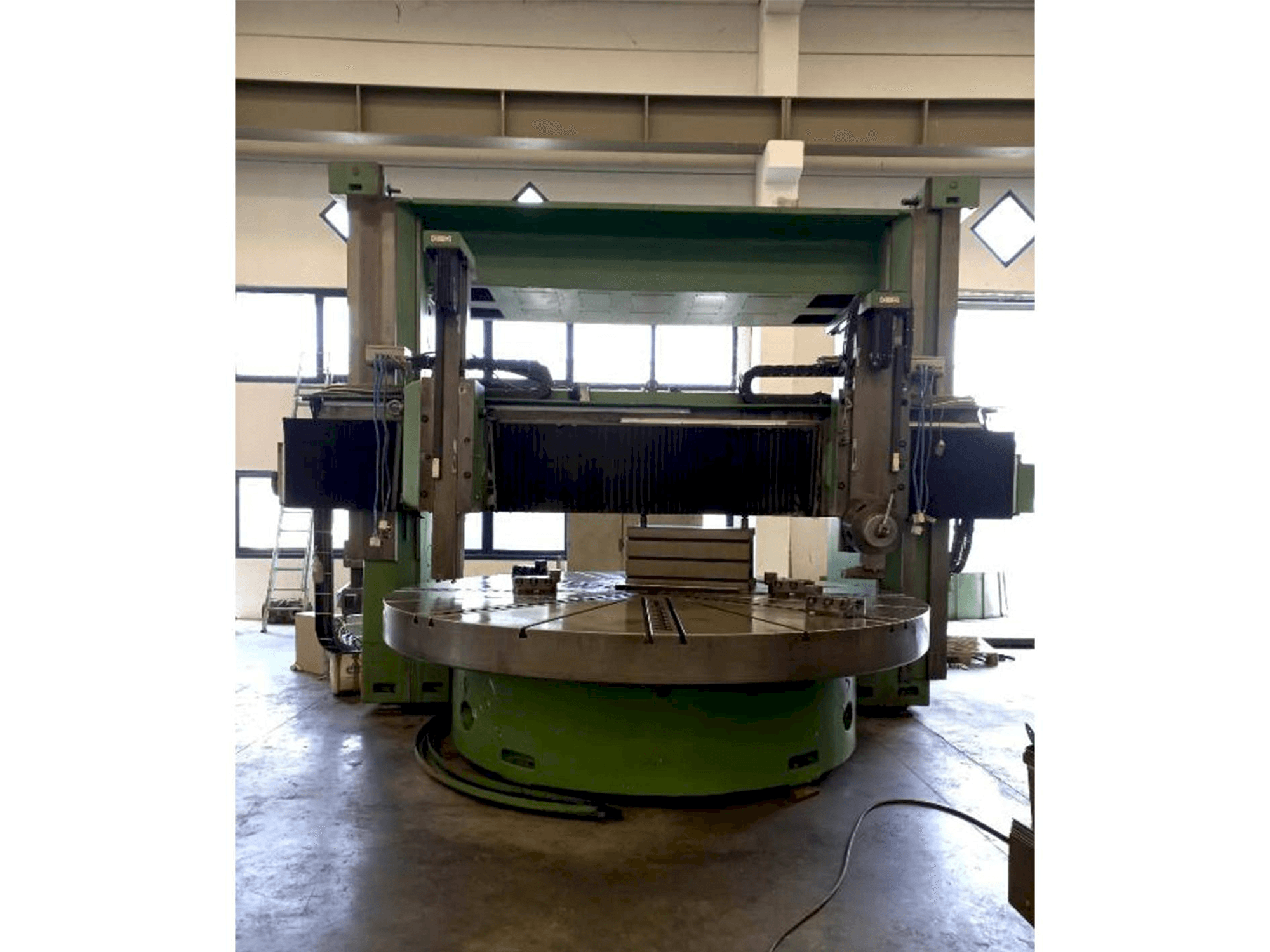 Titan SC 43 ECS 1400-maskinen framifrån