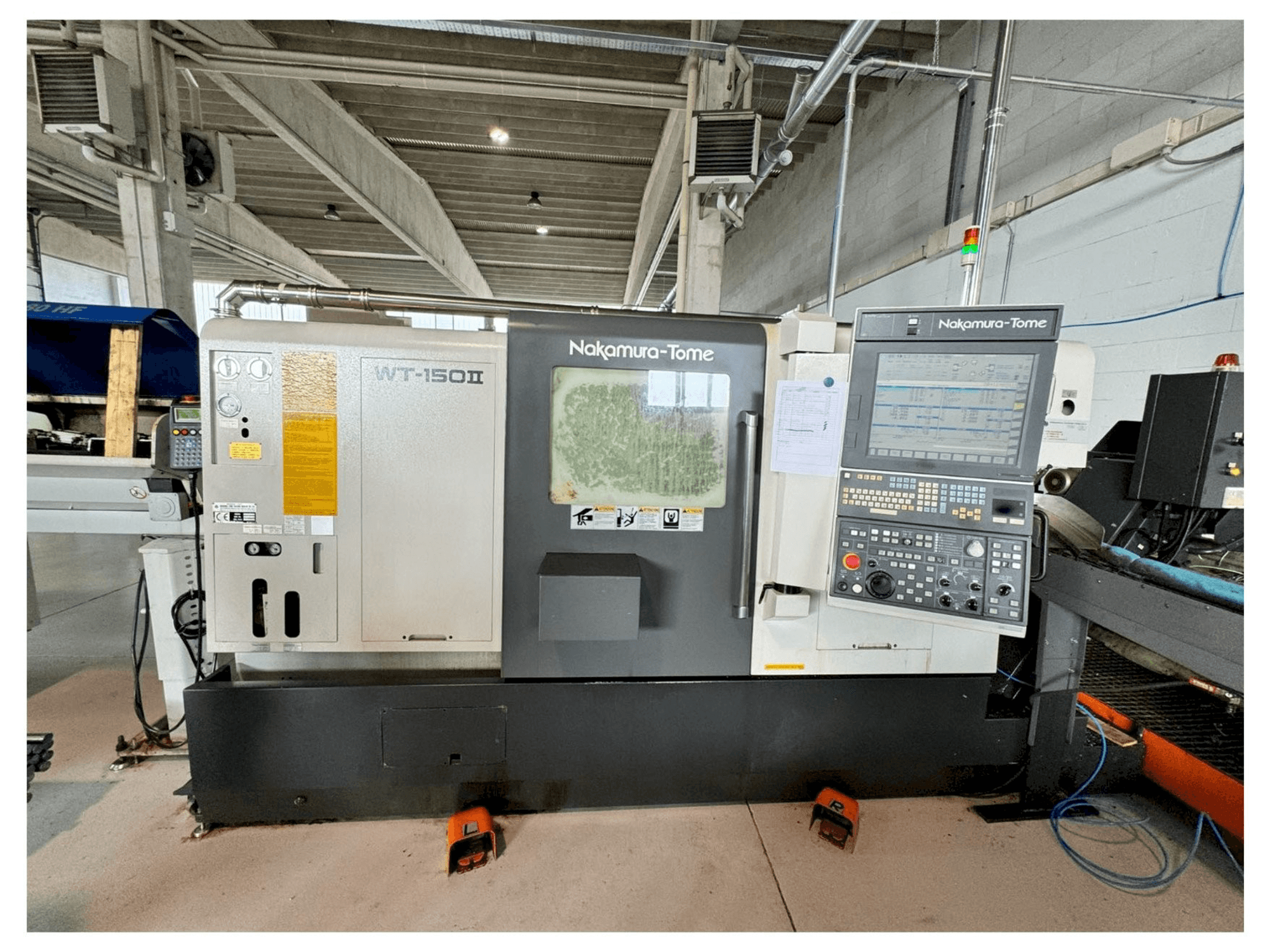 NAKAMURA WT 150 II-maskinen framifrån