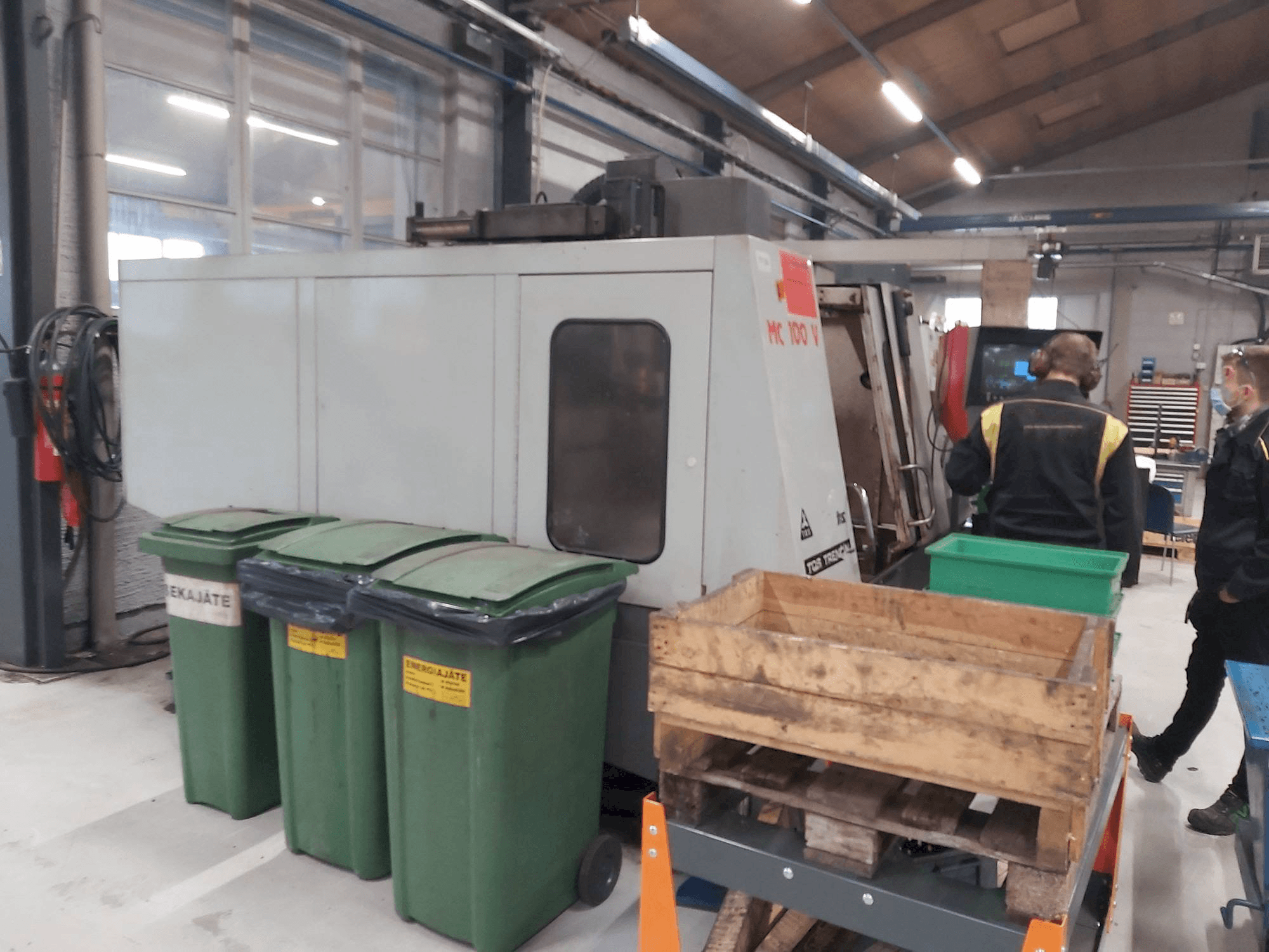 TOS TRENCÍN MC 100 V-maskinen framifrån