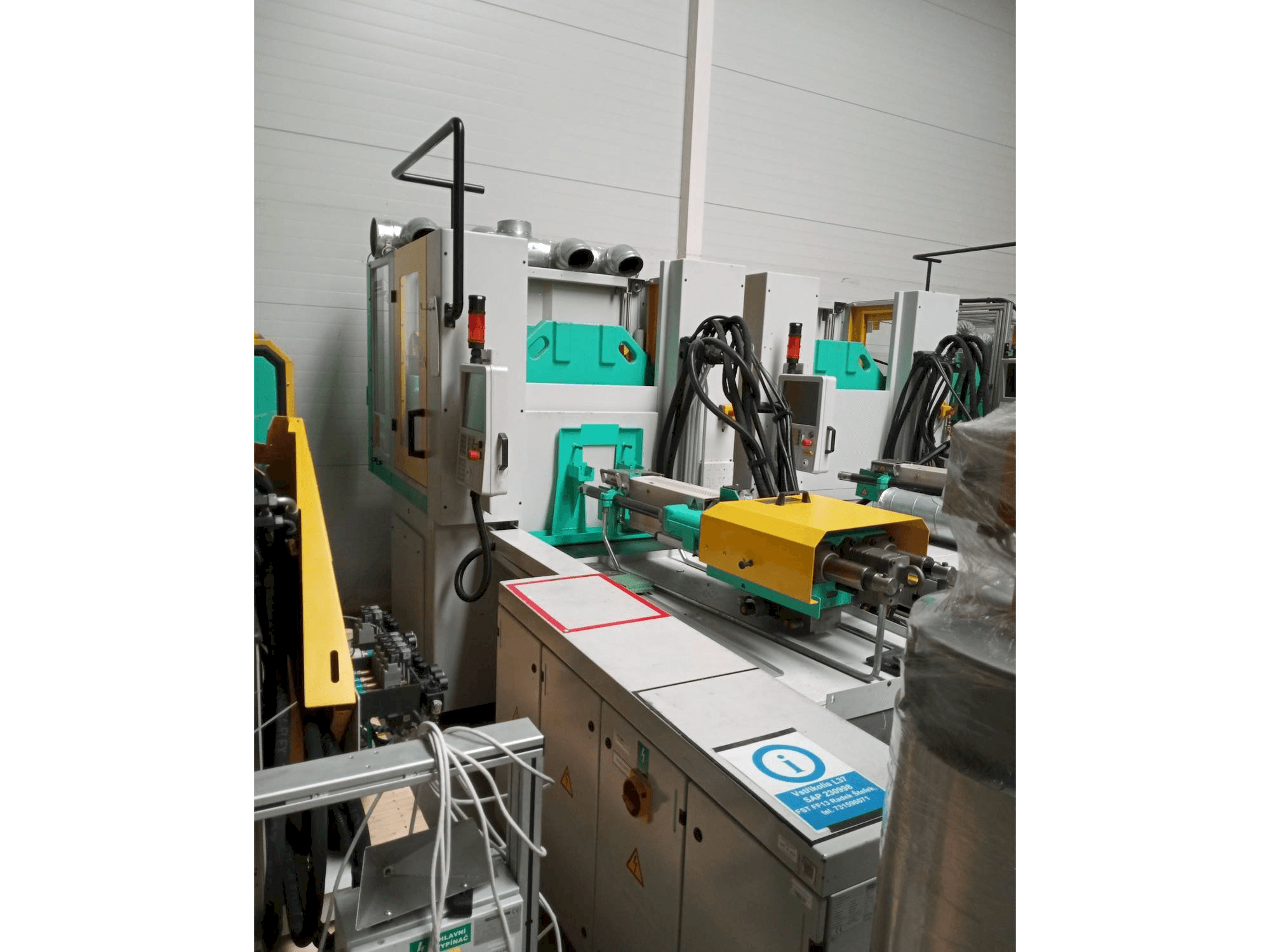 Arburg Allrounder 1200T-800-170-maskinen framifrån