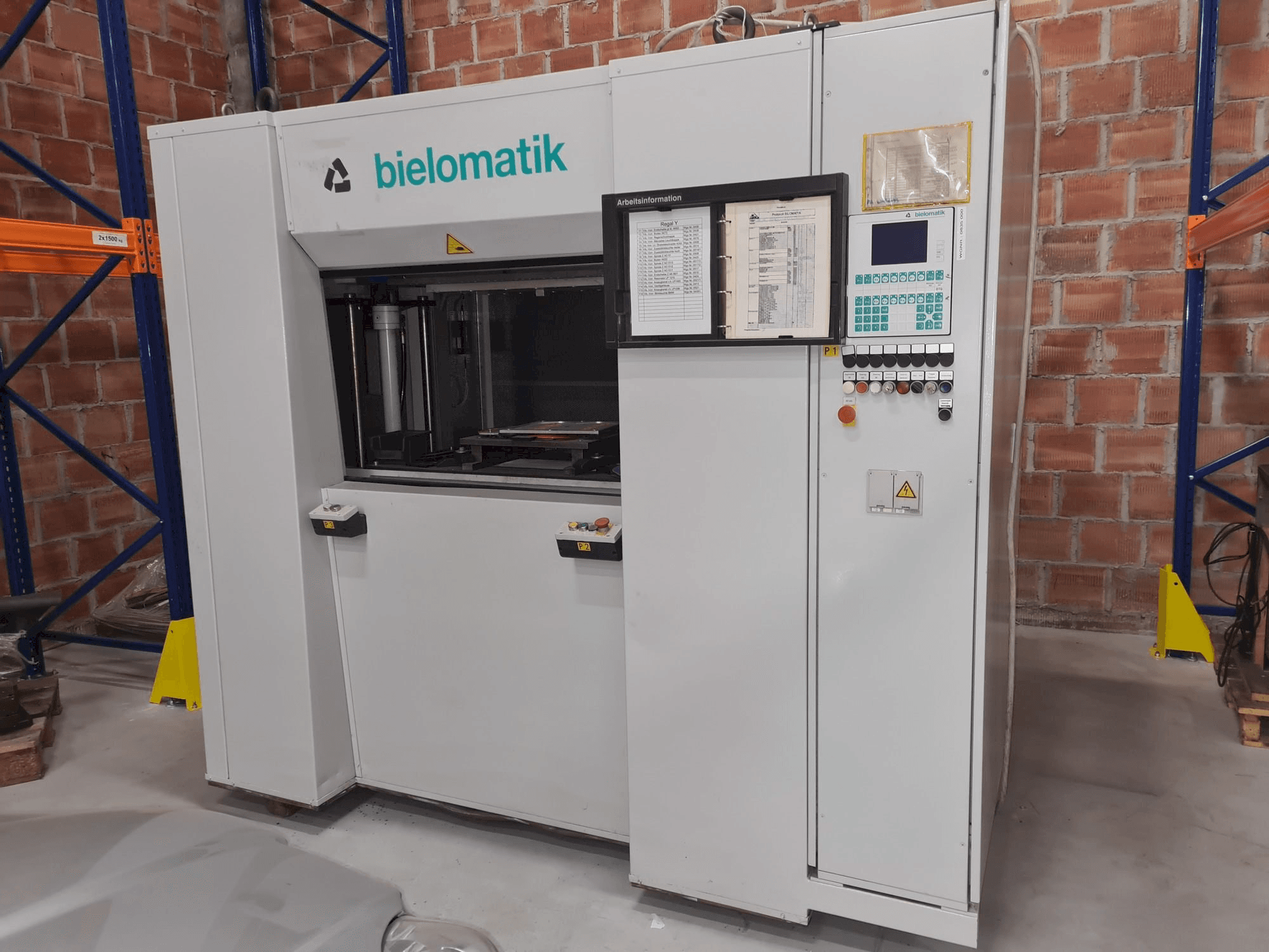 bielomatik K3215-maskinen framifrån