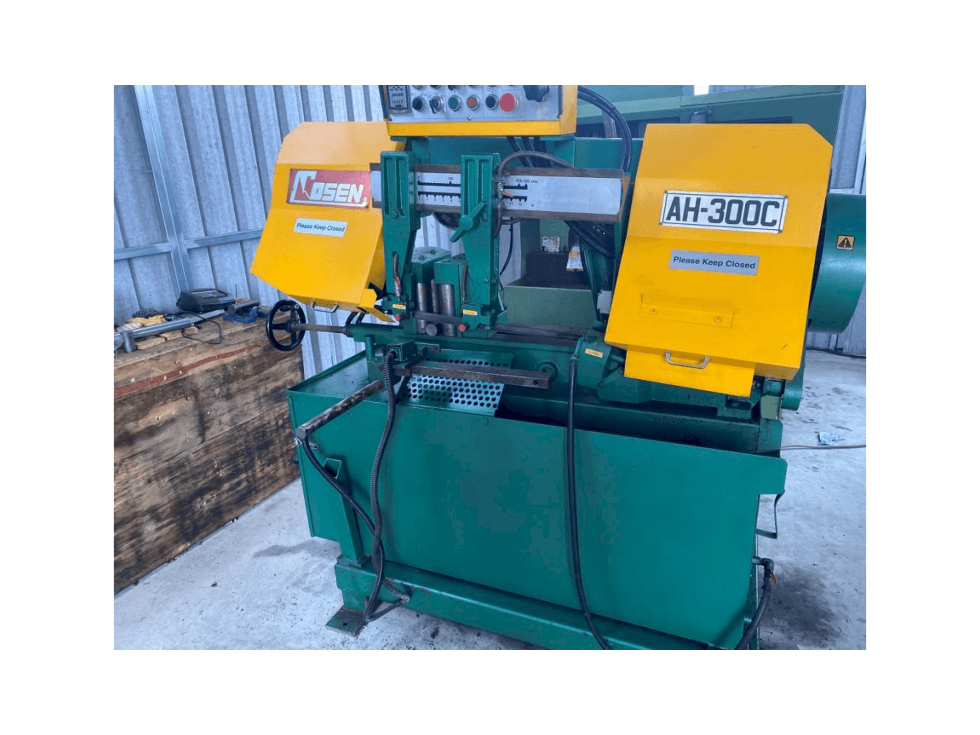 Cosen AH300C-maskinen framifrån