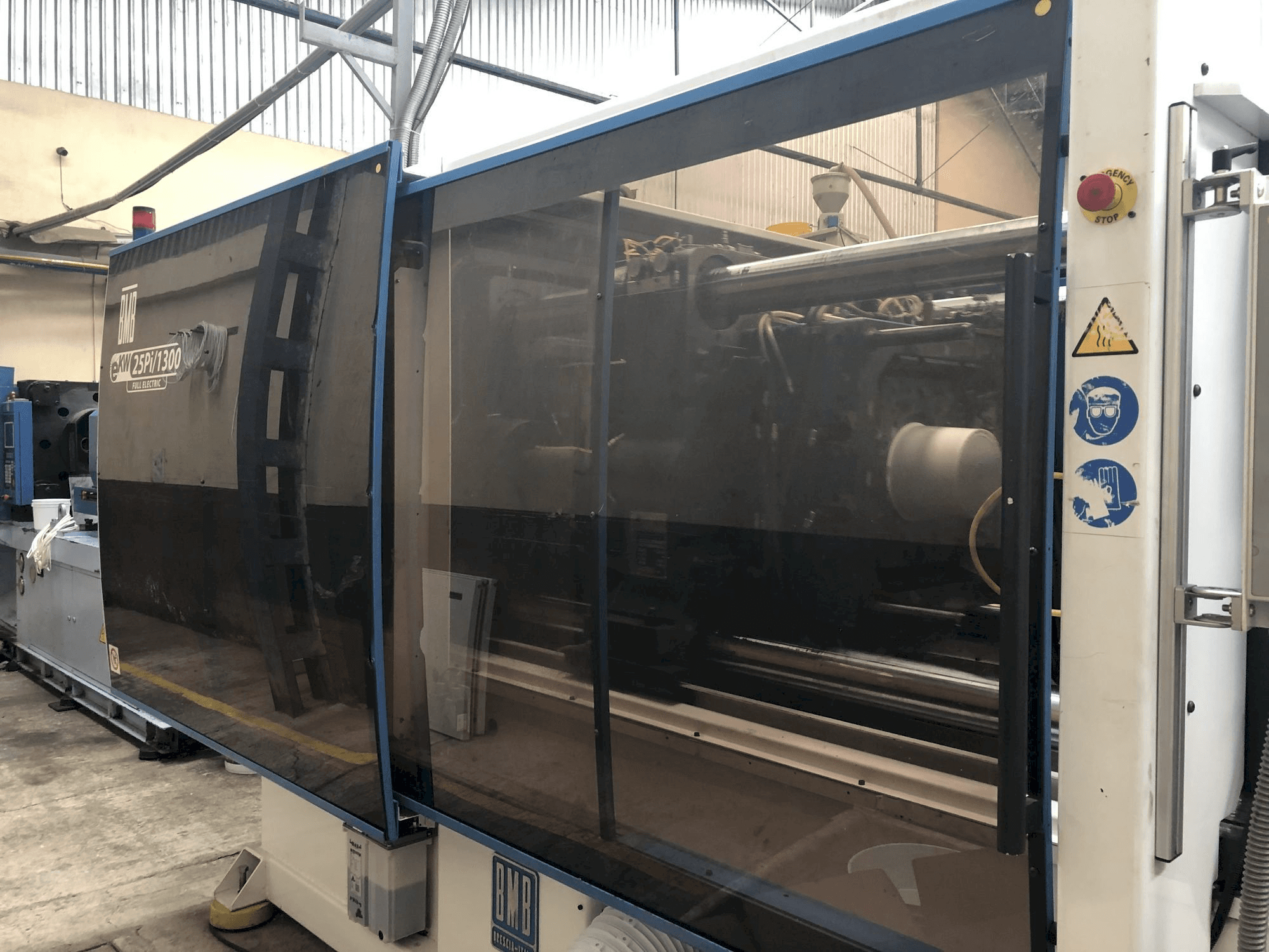 BMB eKW 25 Pi/1300-maskinen sedd från vänster