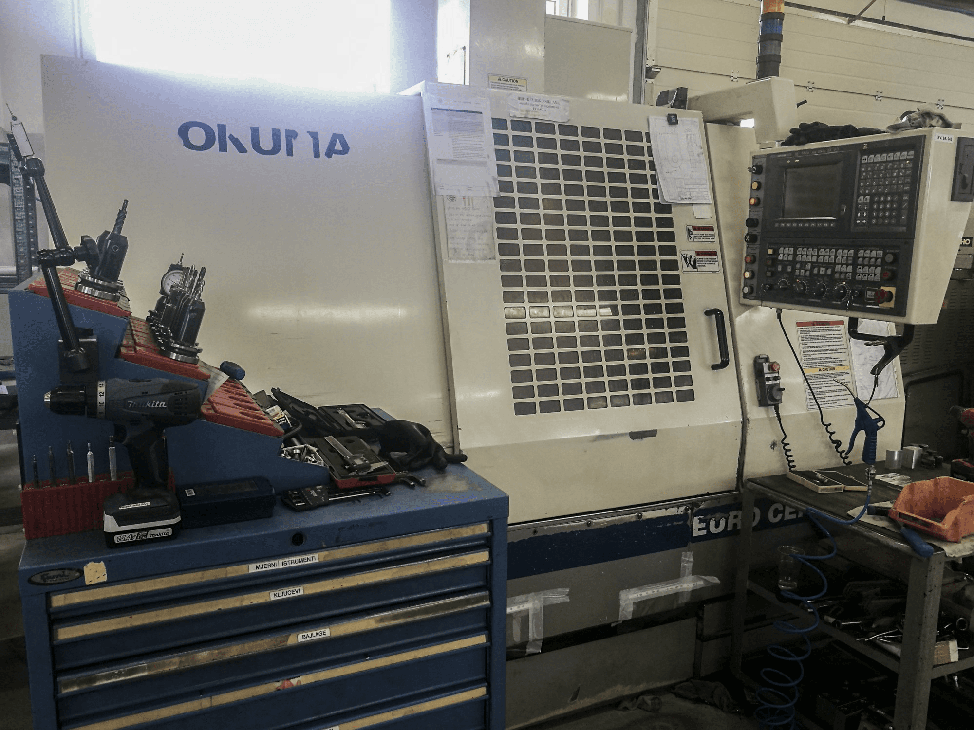 Okuma-maskinen framifrånEURO CENTER V50