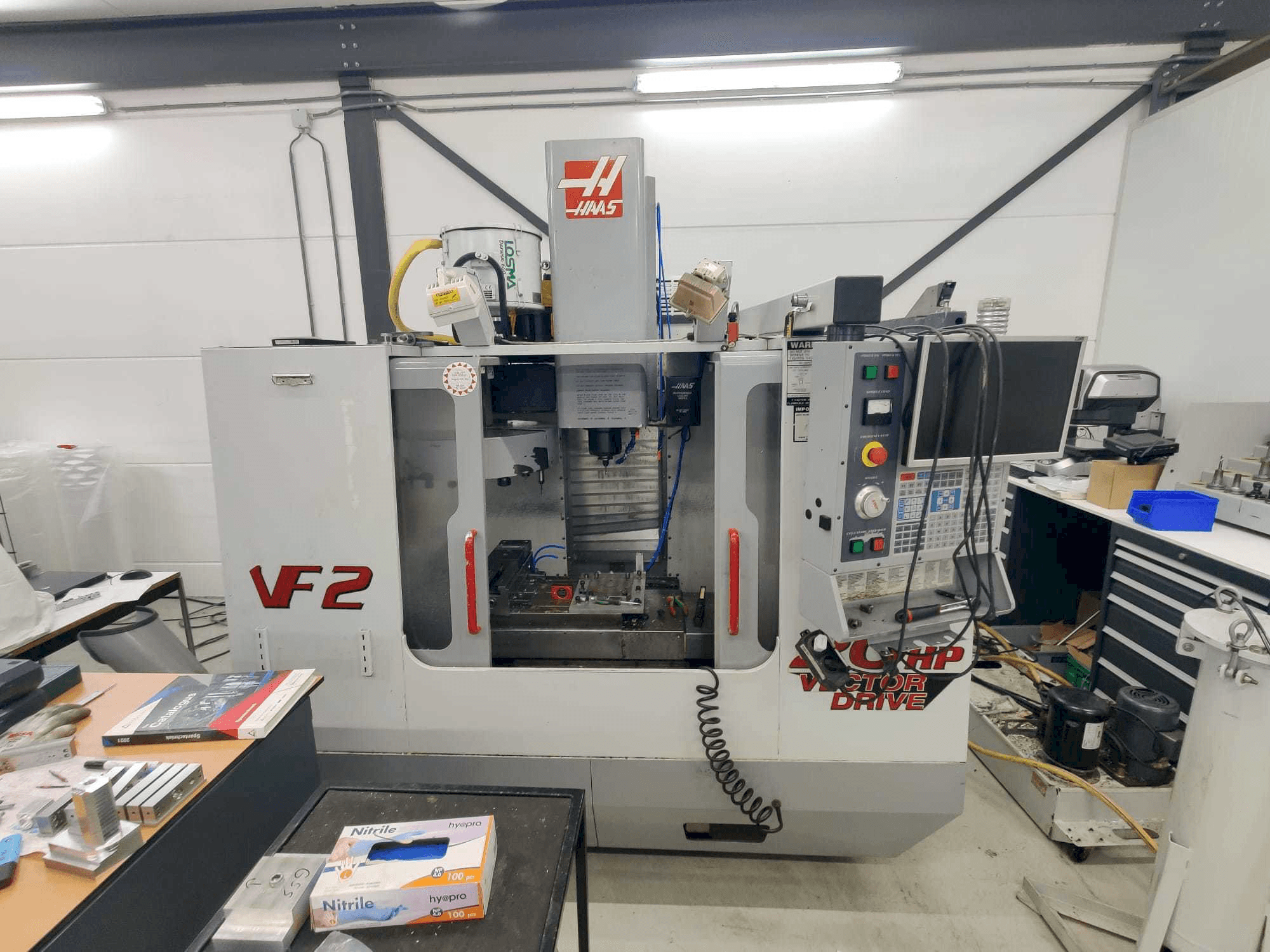 HAAS VF2HE-maskinen framifrån