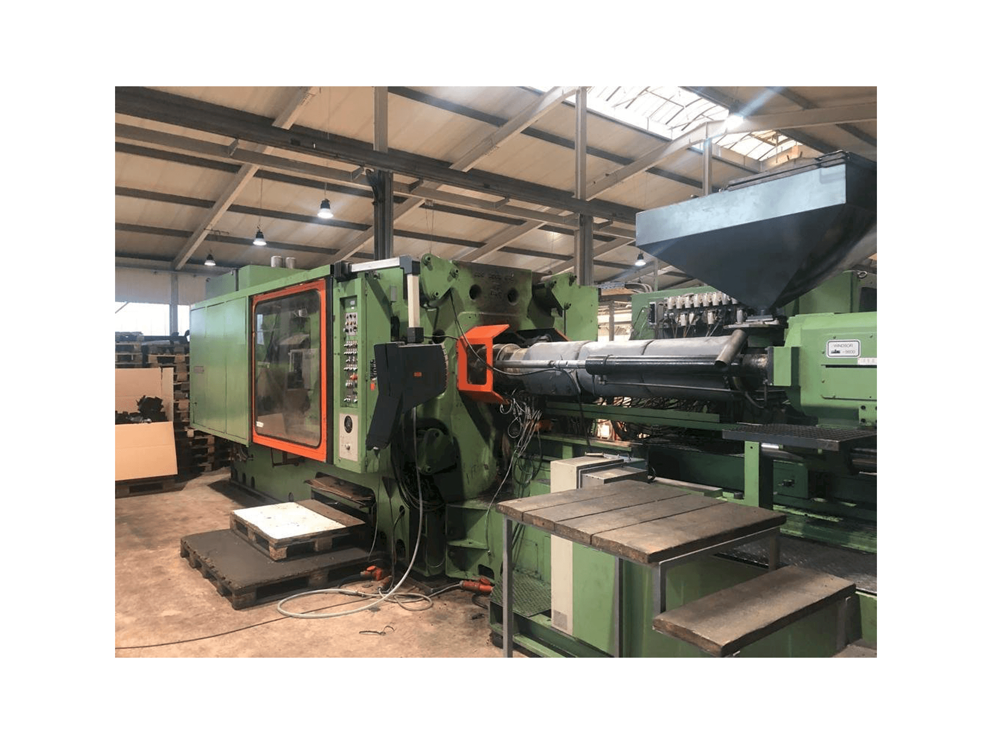 Windsor W1000-maskinen sedd från vänster sida