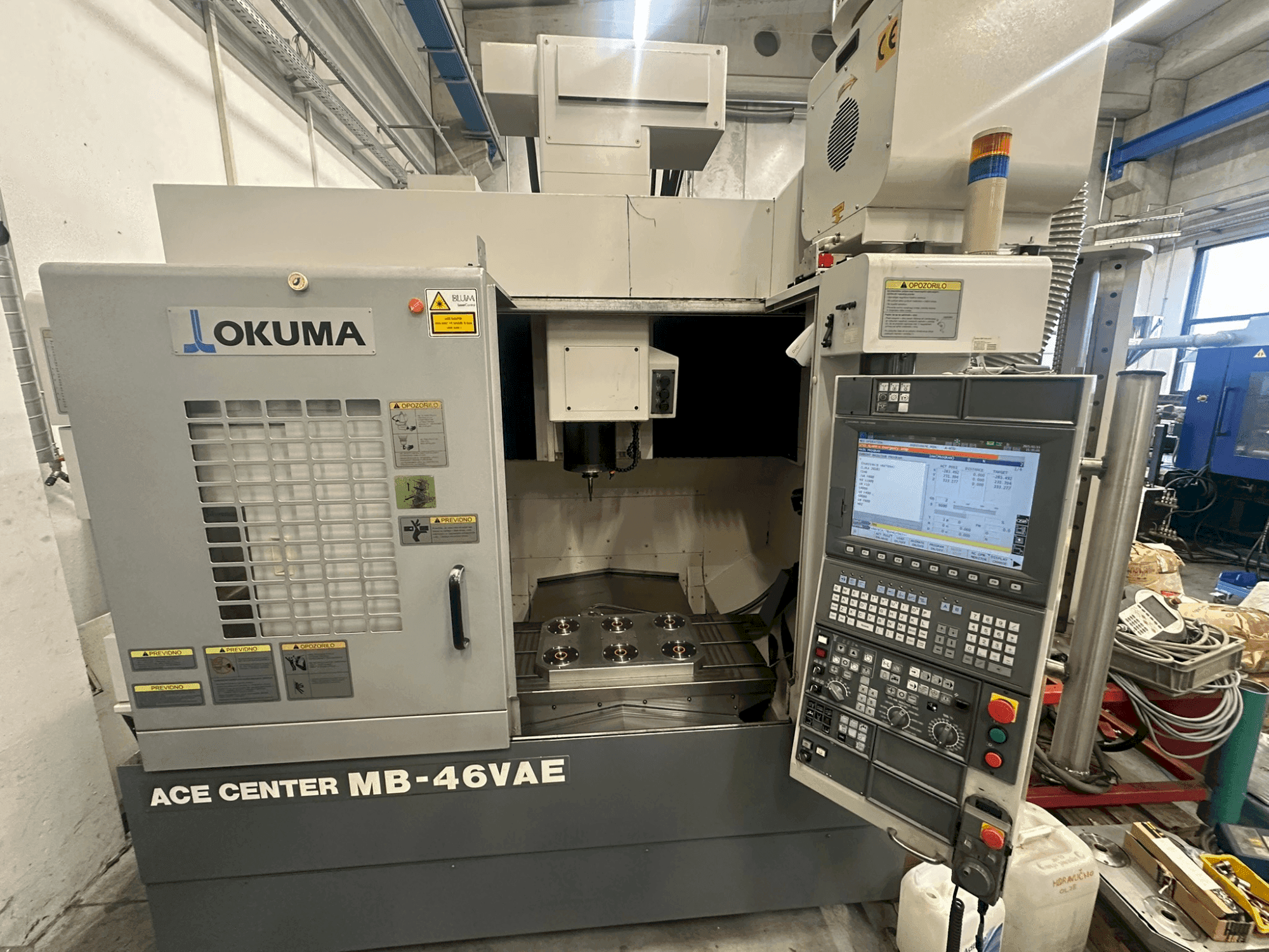 Okuma MA-46 VAE-maskinen framifrån