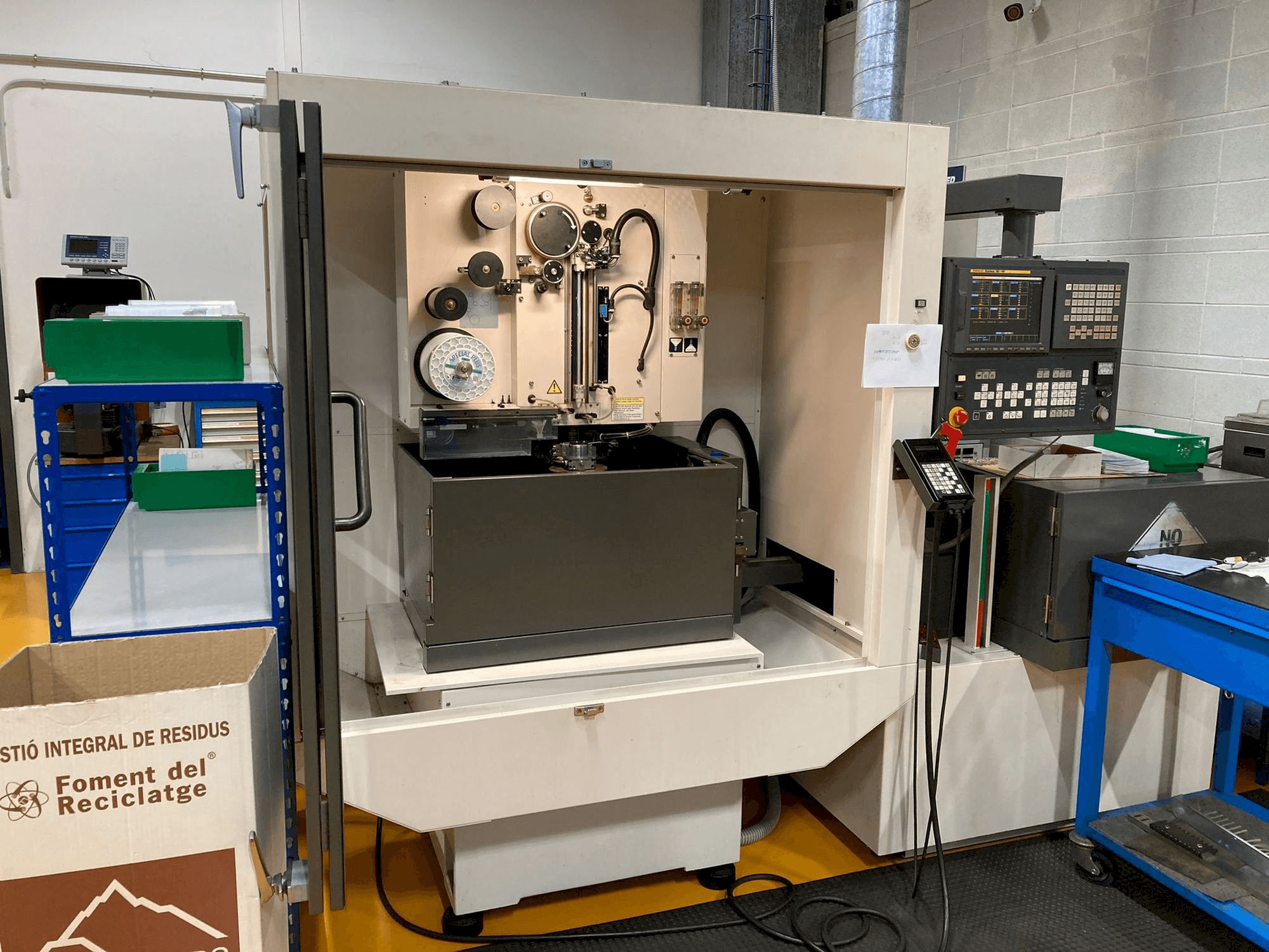 FANUC Robocut Alpha-0iA-maskinen framifrån