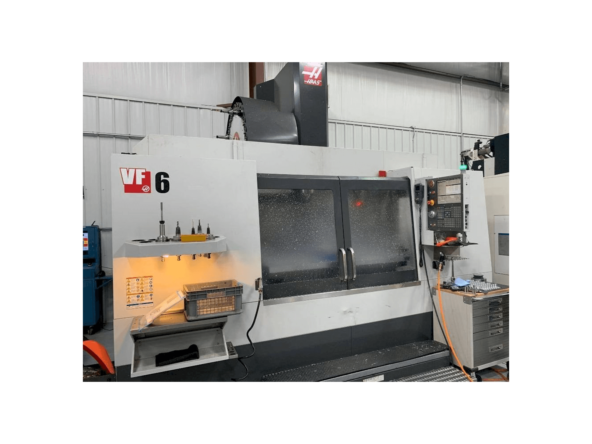 HAAS VF-6/50-maskinen framifrån