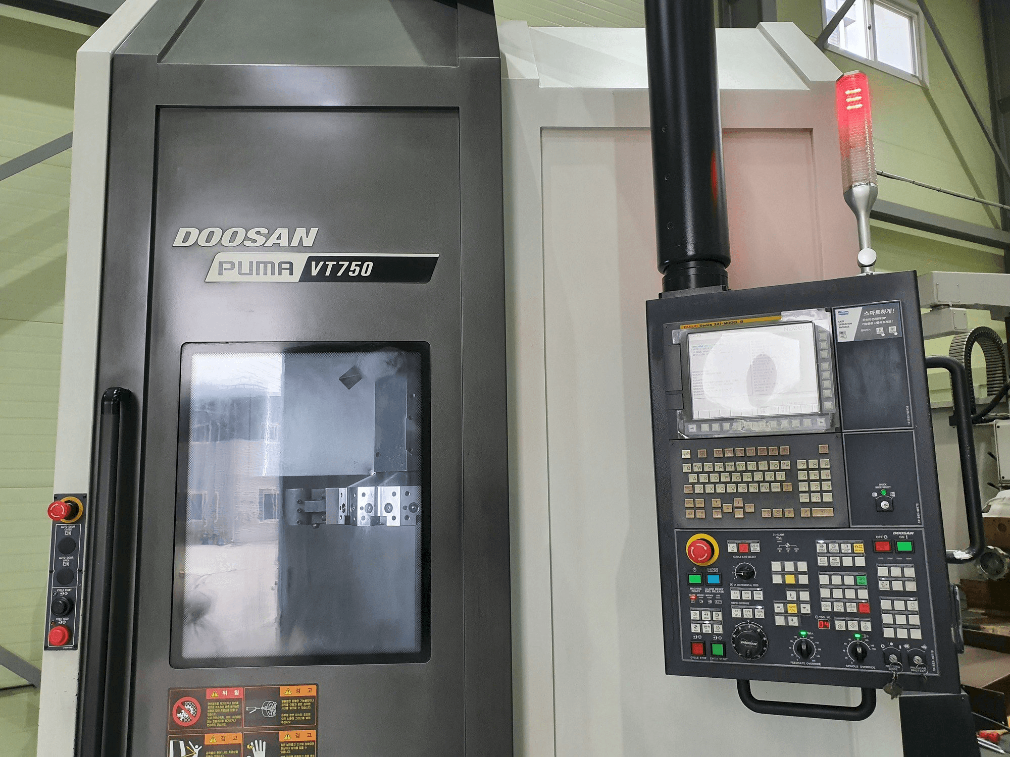 Doosan VT750-maskinen framifrån