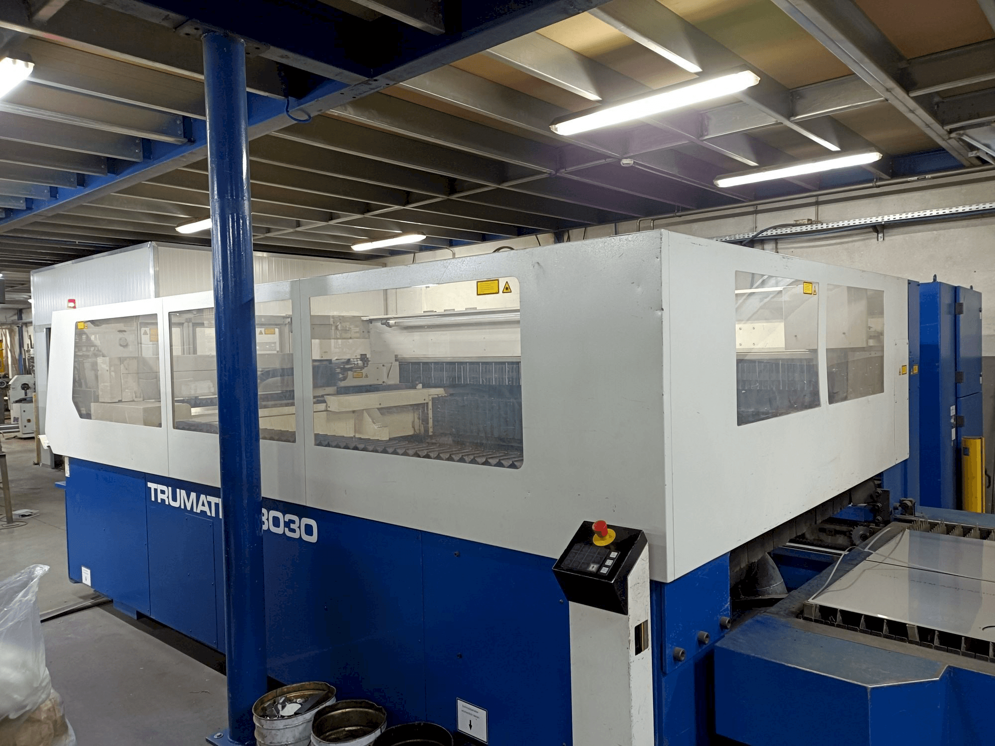 Trumpf Trumatic L3030-maskinen framifrån