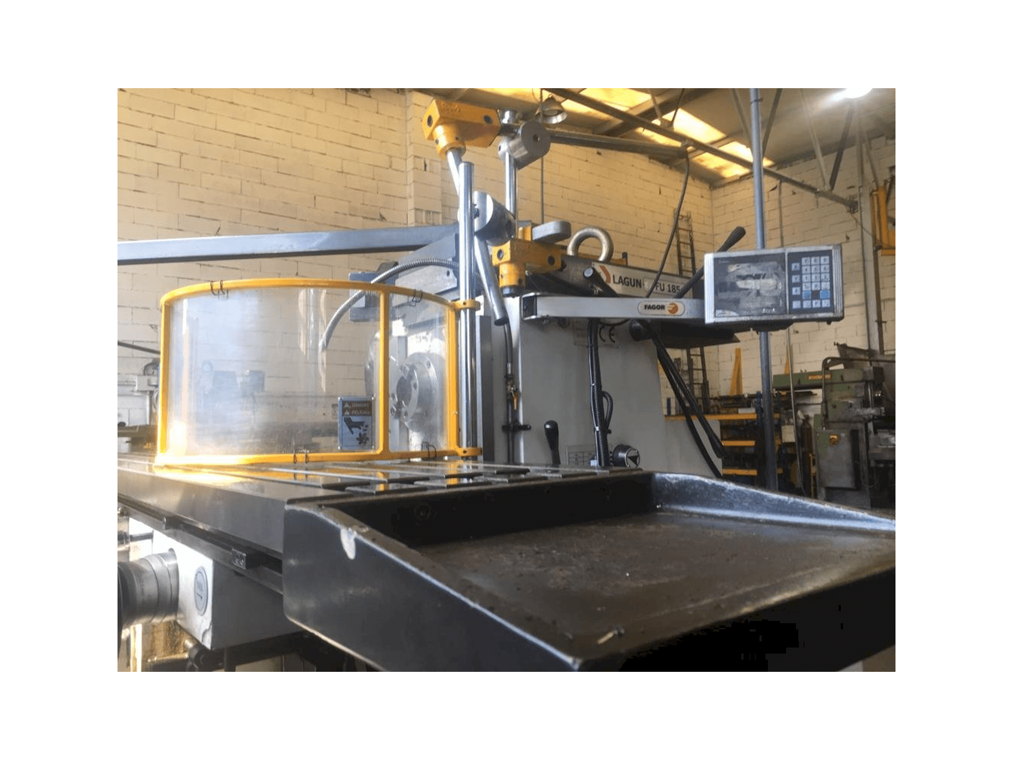 LAGUN FU-185-maskinen framifrån