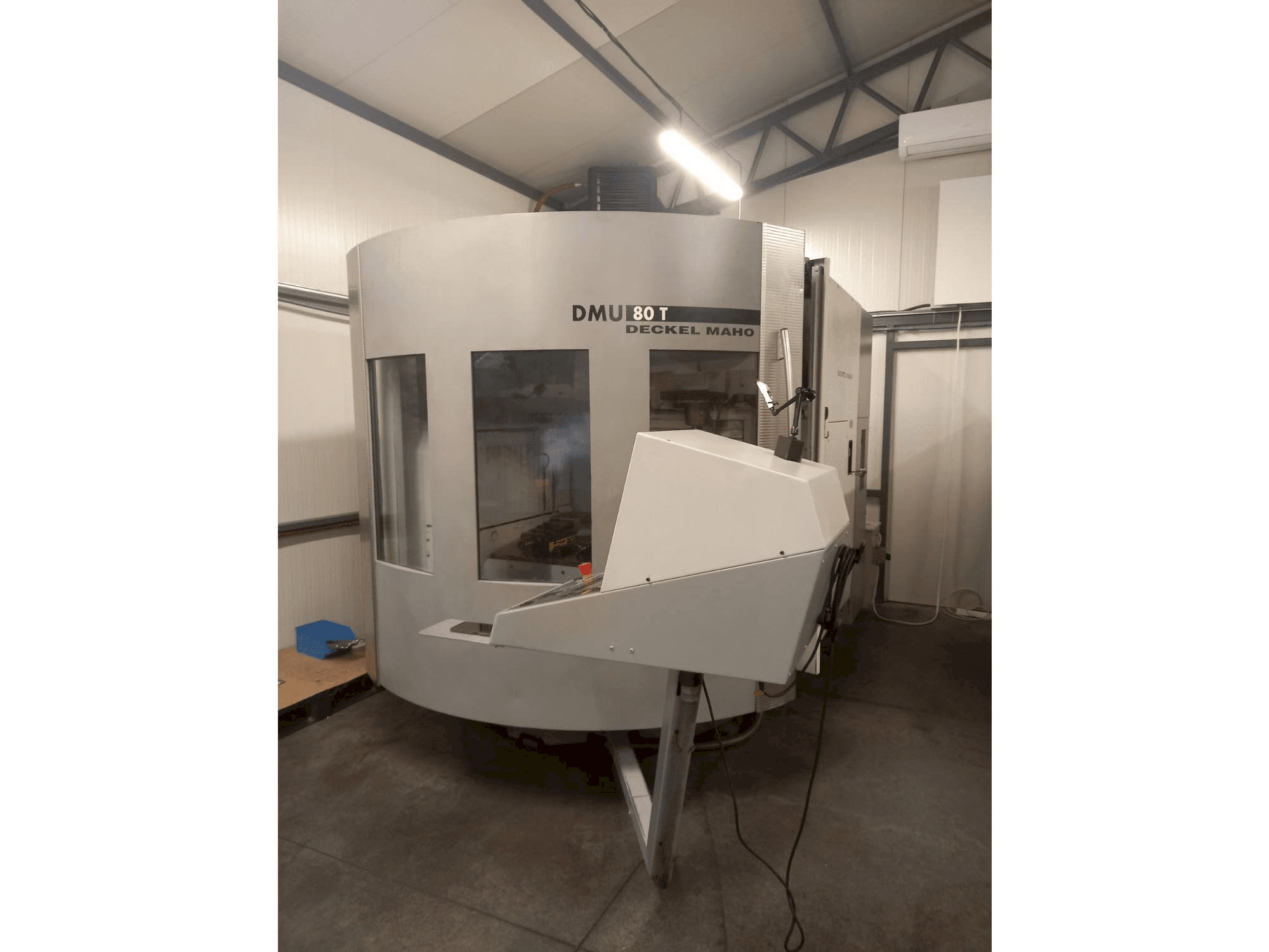 DECKEL MAHO DMU 80T-maskinen framifrån