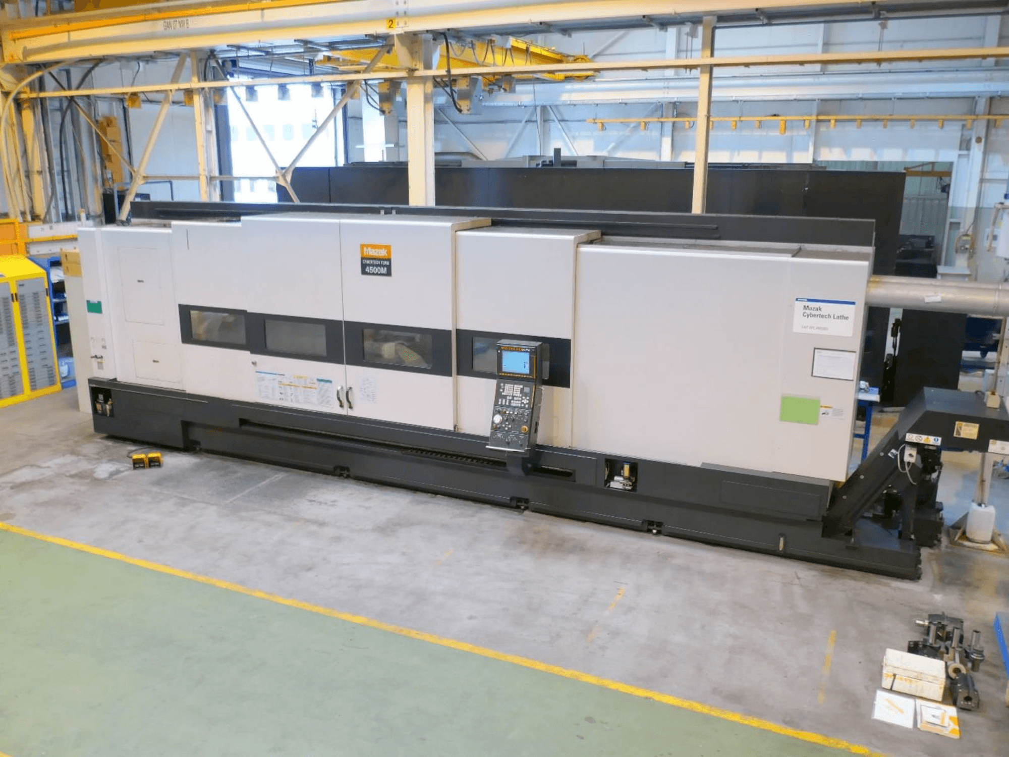 Mazak CYBERTECH TURN 4500M-maskinen framifrån