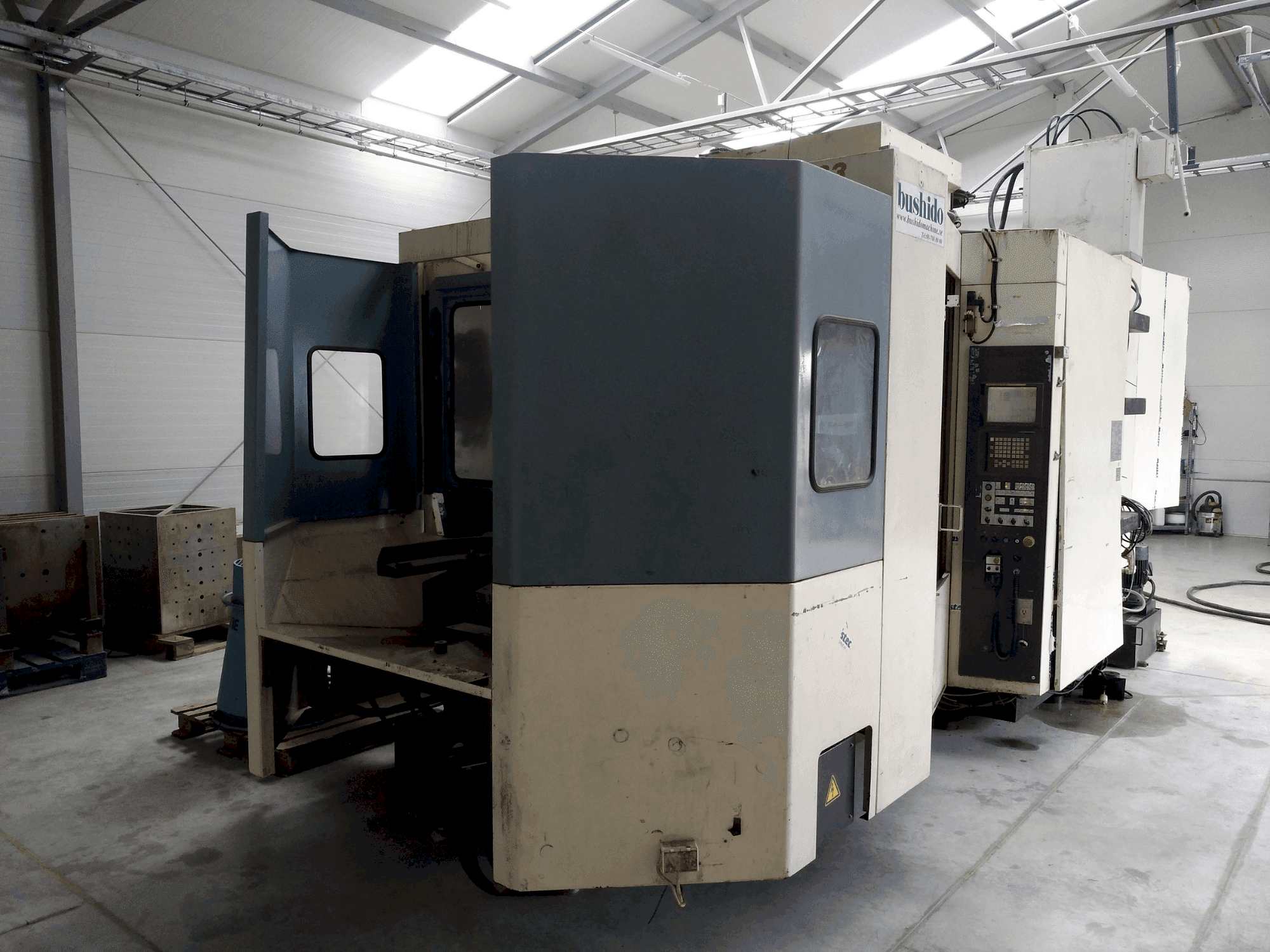 Niigata SPN63-maskinen framifrån